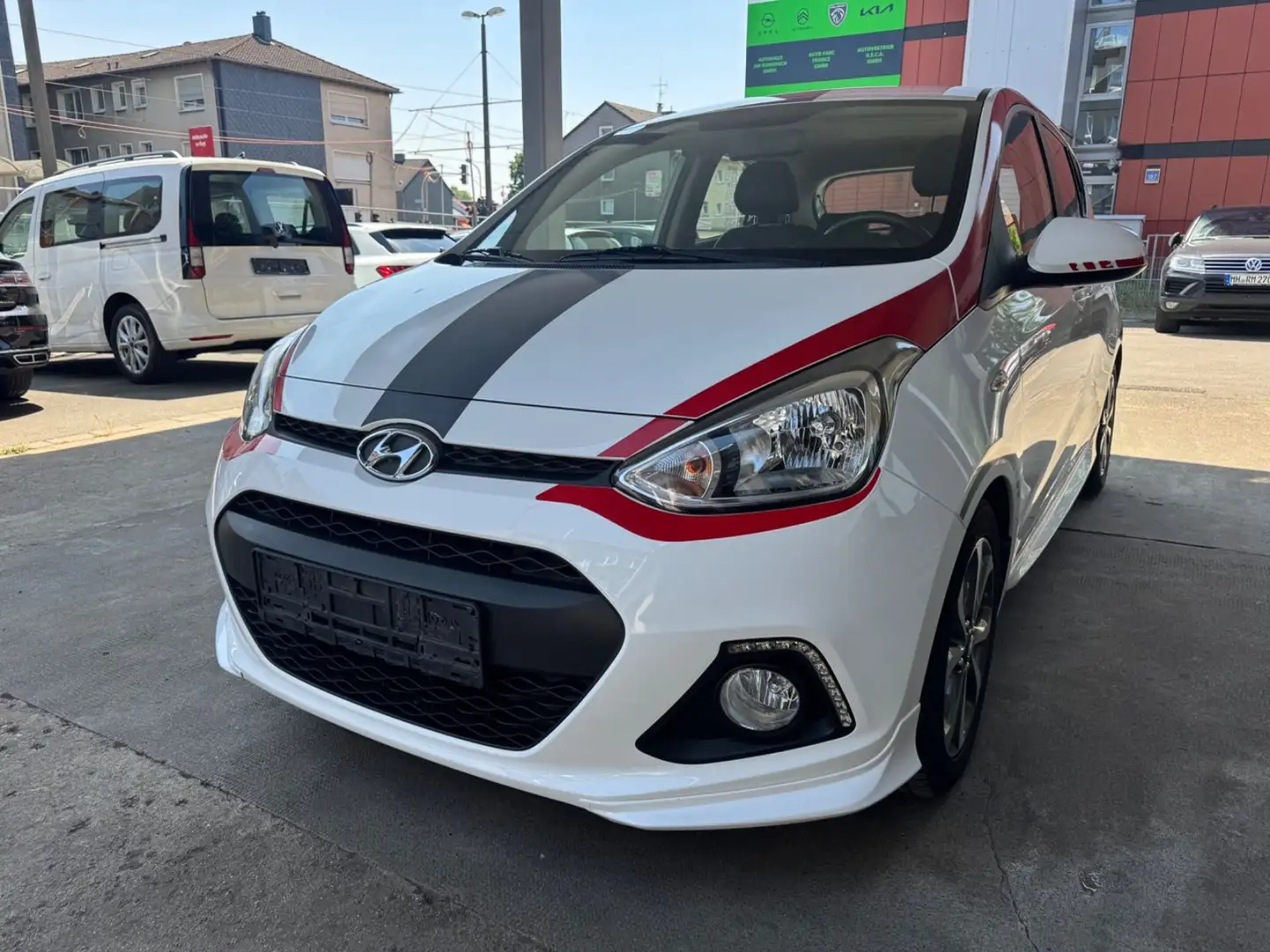 Hyundai i10 Sport Blanc - 1