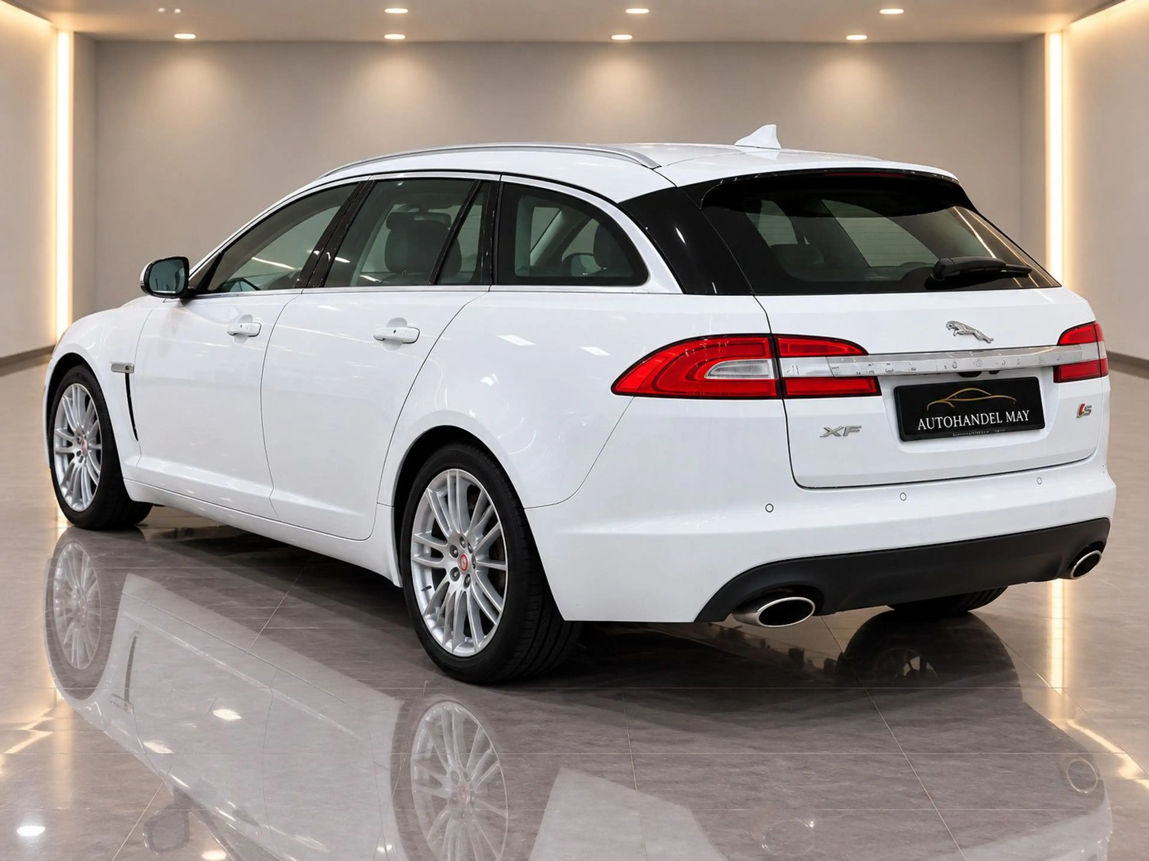 Jaguar XF Sportbrake 3.0 V6 Diesel — photo 4