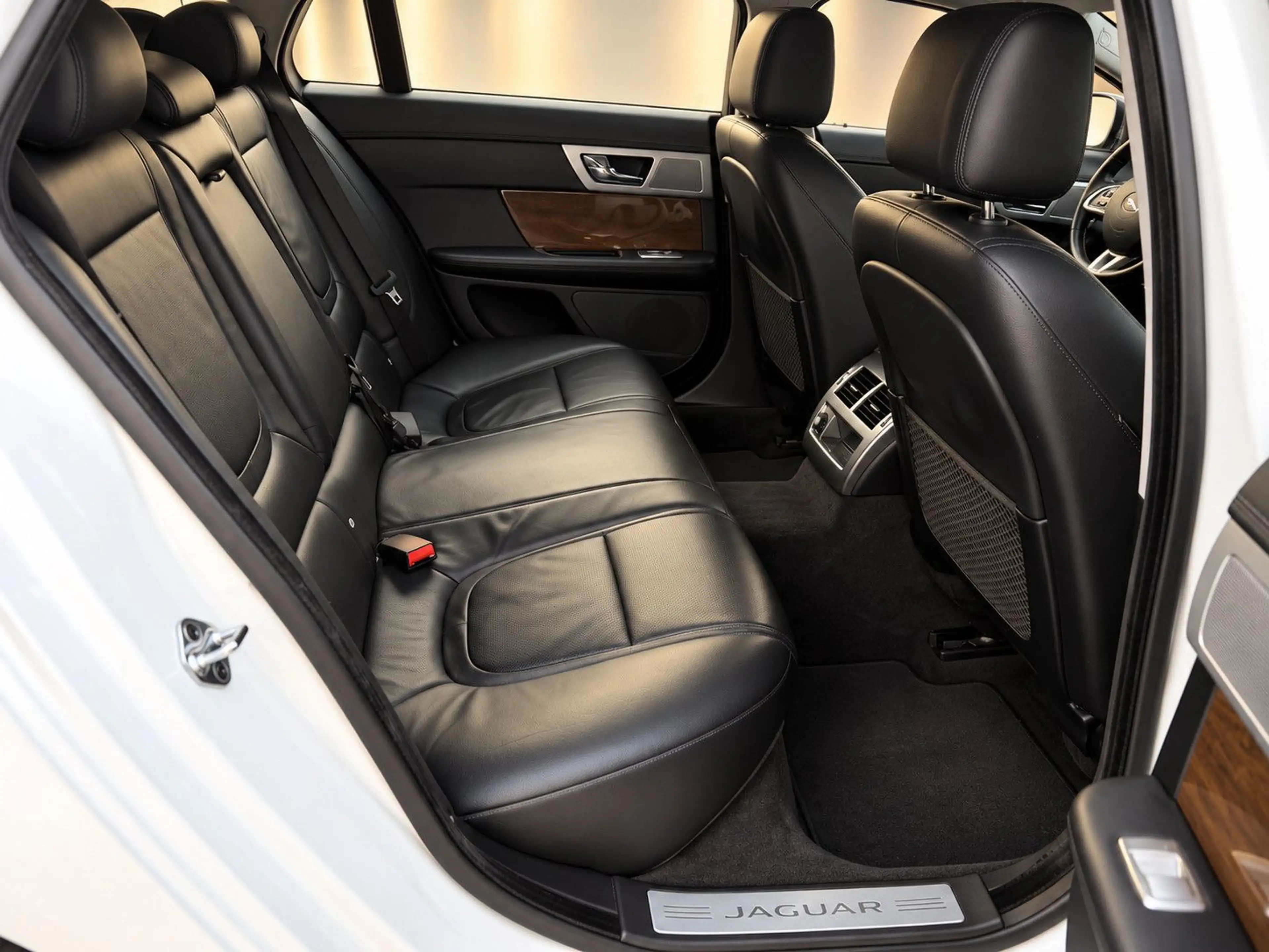 Jaguar XF Sportbrake 3.0 V6 Diesel — photo 15