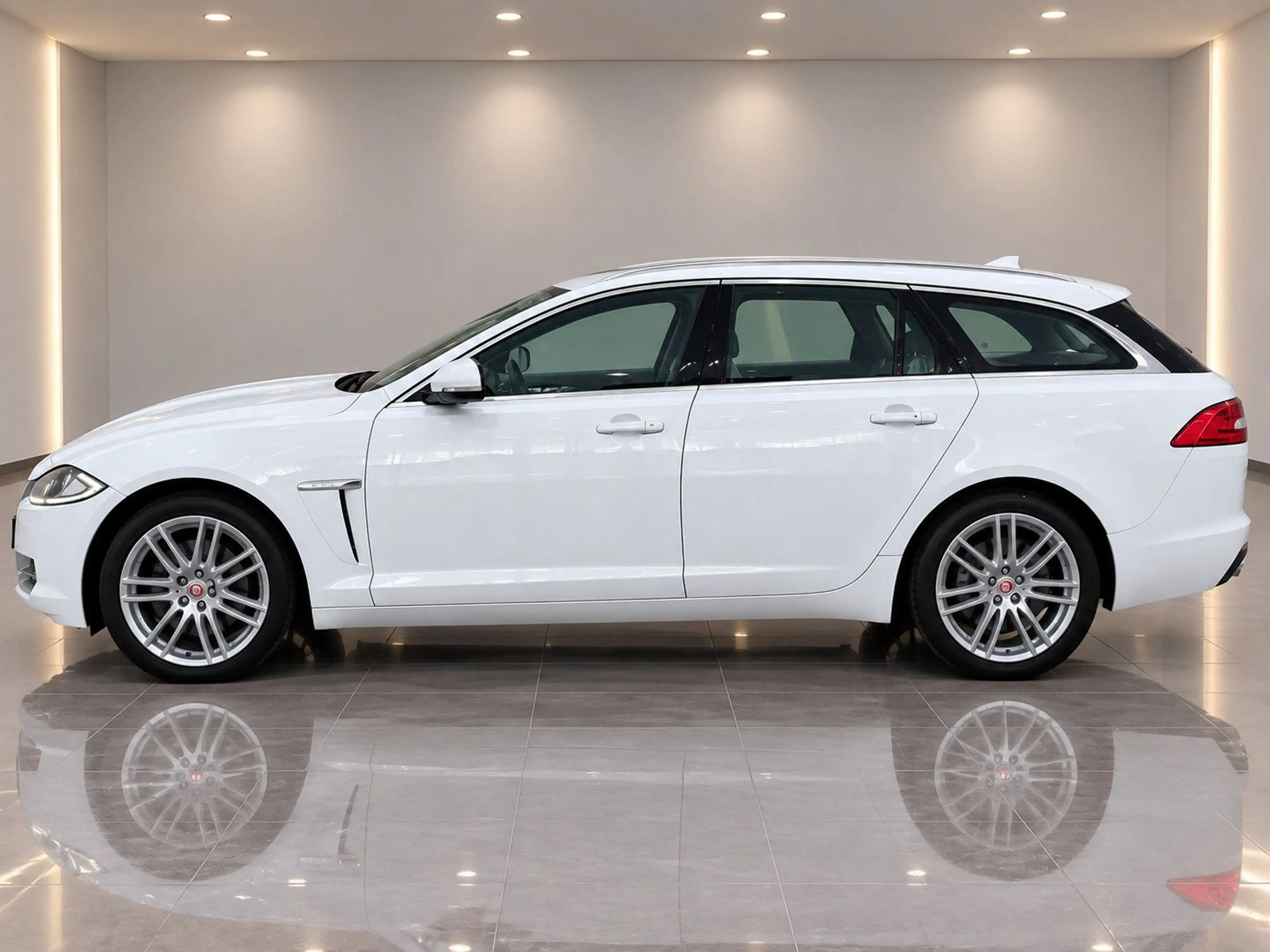 Jaguar XF Sportbrake 3.0 V6 Diesel — photo 7