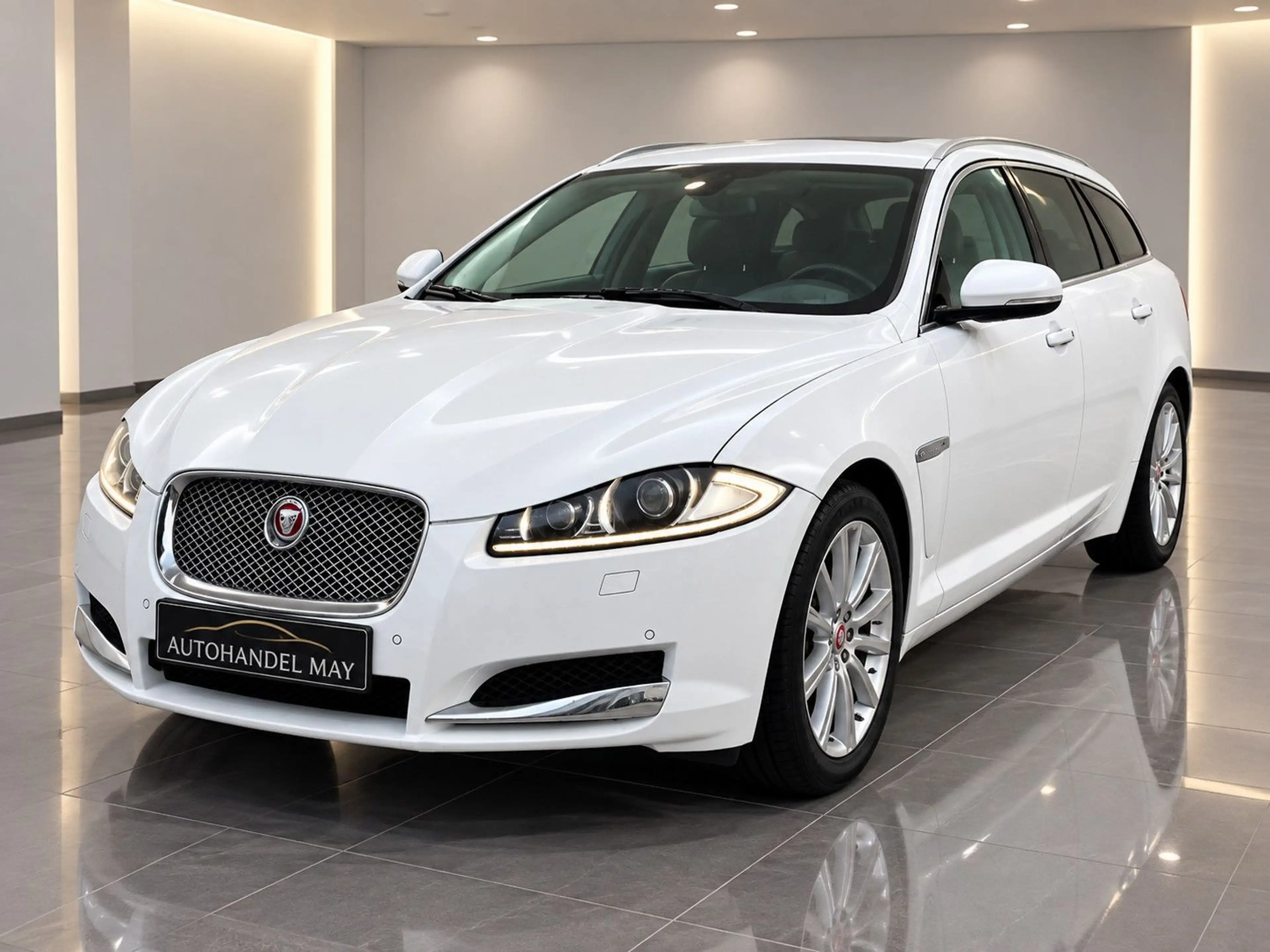 Jaguar XF Sportbrake 3.0 V6 Diesel — photo 3