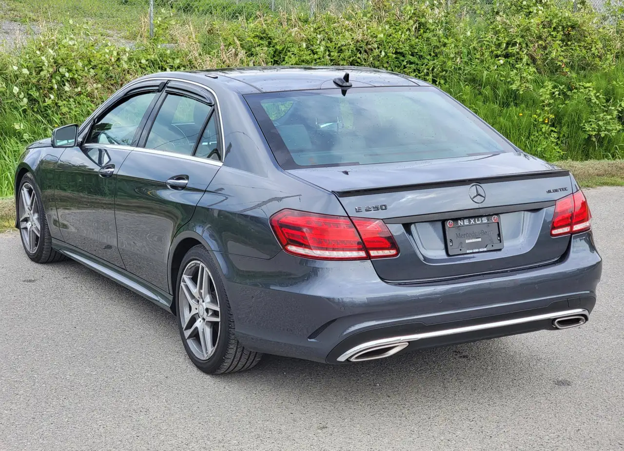 Mercedes-Benz E-Class photo Mercedes-Benz E-Class