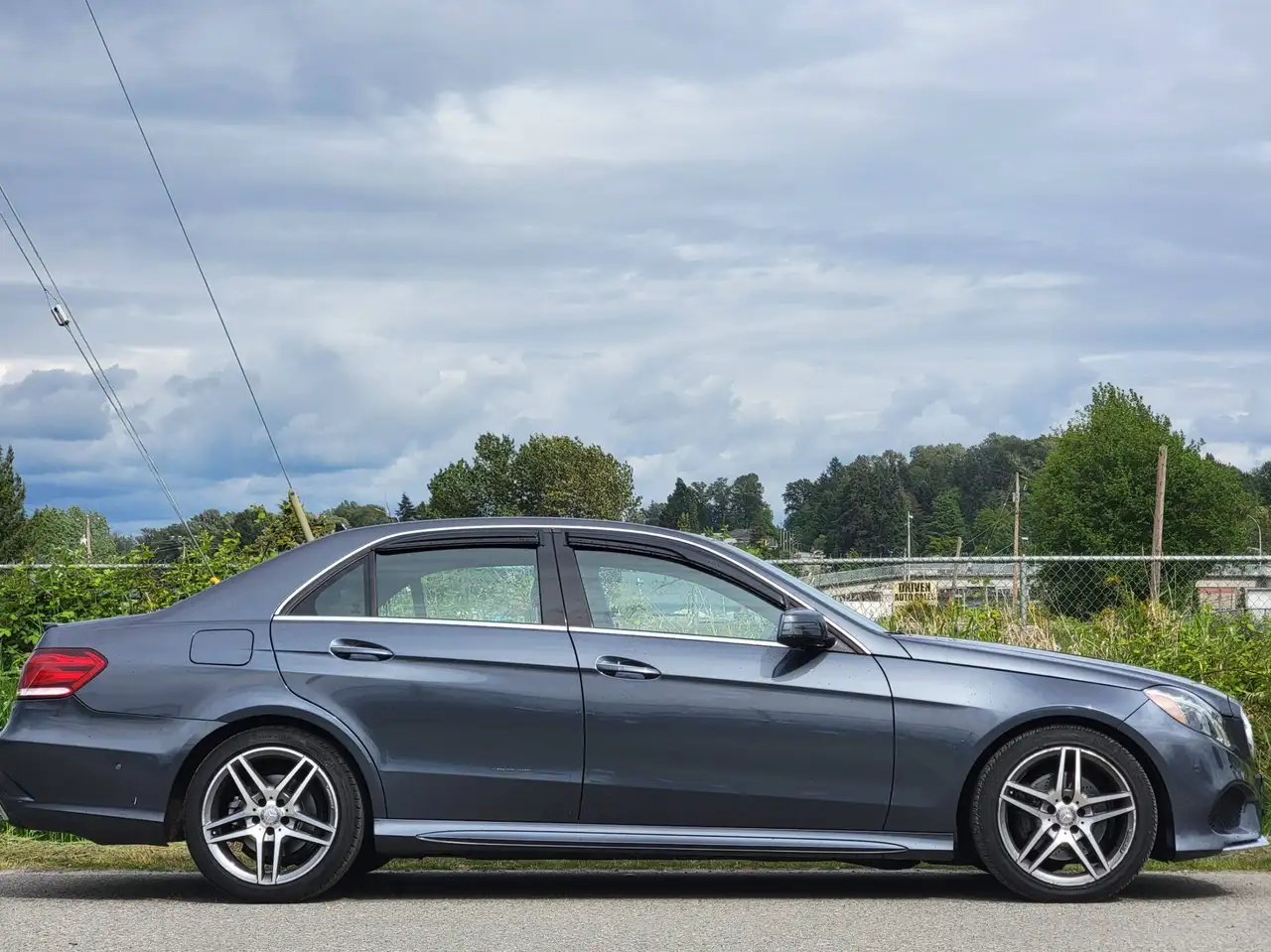 Mercedes-Benz E-Class photo Mercedes-Benz E-Class