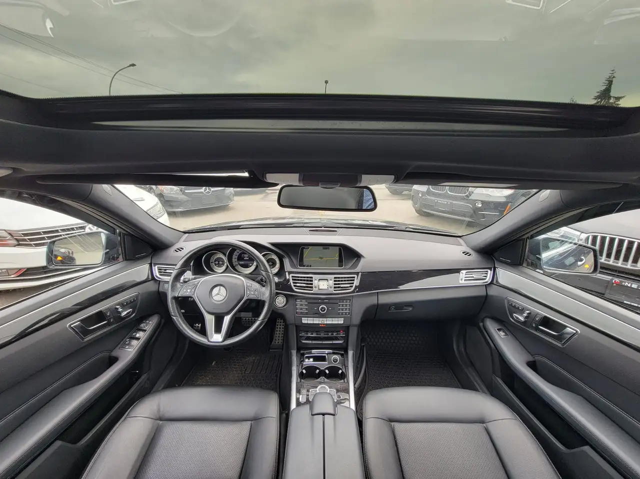Mercedes-Benz E-Class photo Mercedes-Benz E-Class