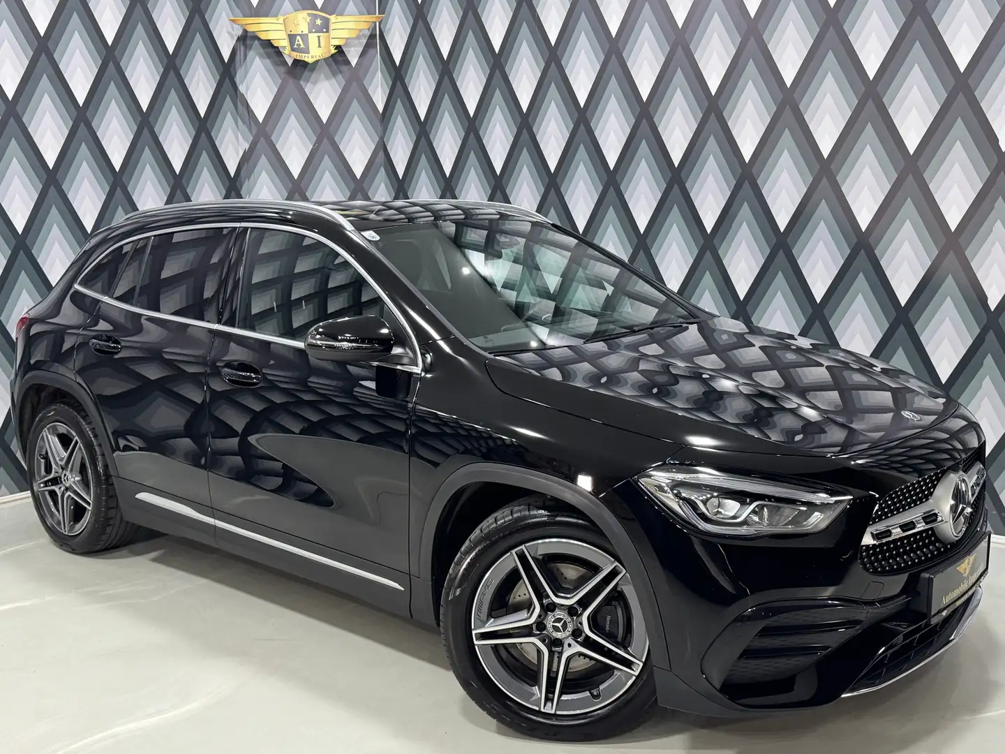 Mercedes-Benz GLA 180 d Aut.// AMG LINE // 1.BESITZ // WERKSGARANTIE // Schwarz - 1