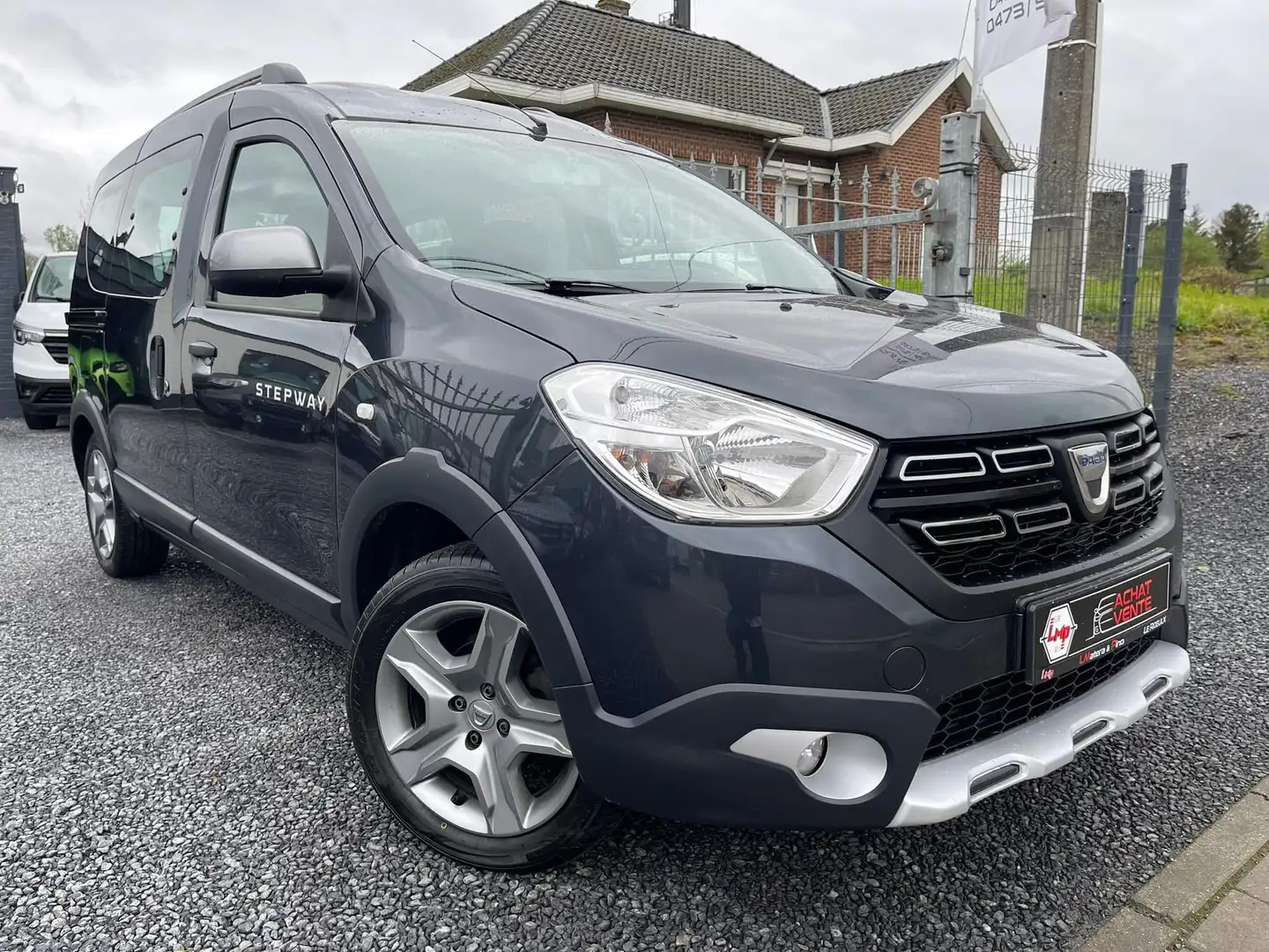 Dacia Dokker 1.6i Stepway-Navi-Caméra 🔝18.852 km🔝 Grijs - 2