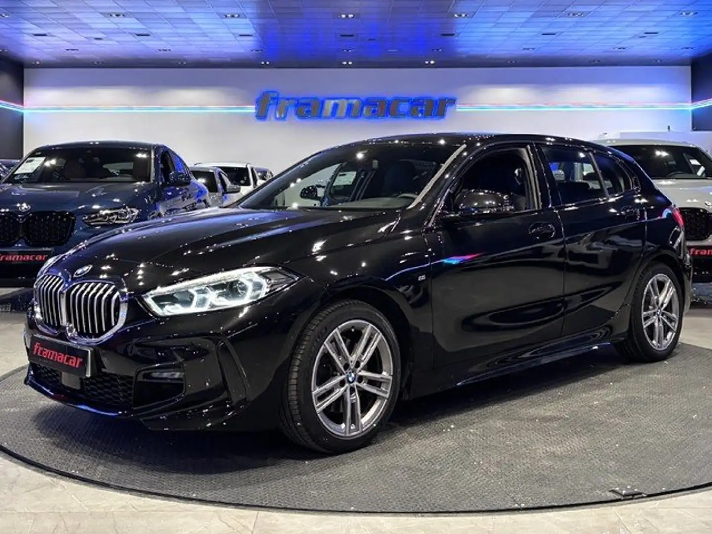 BMW 118 118iA Negro - 1