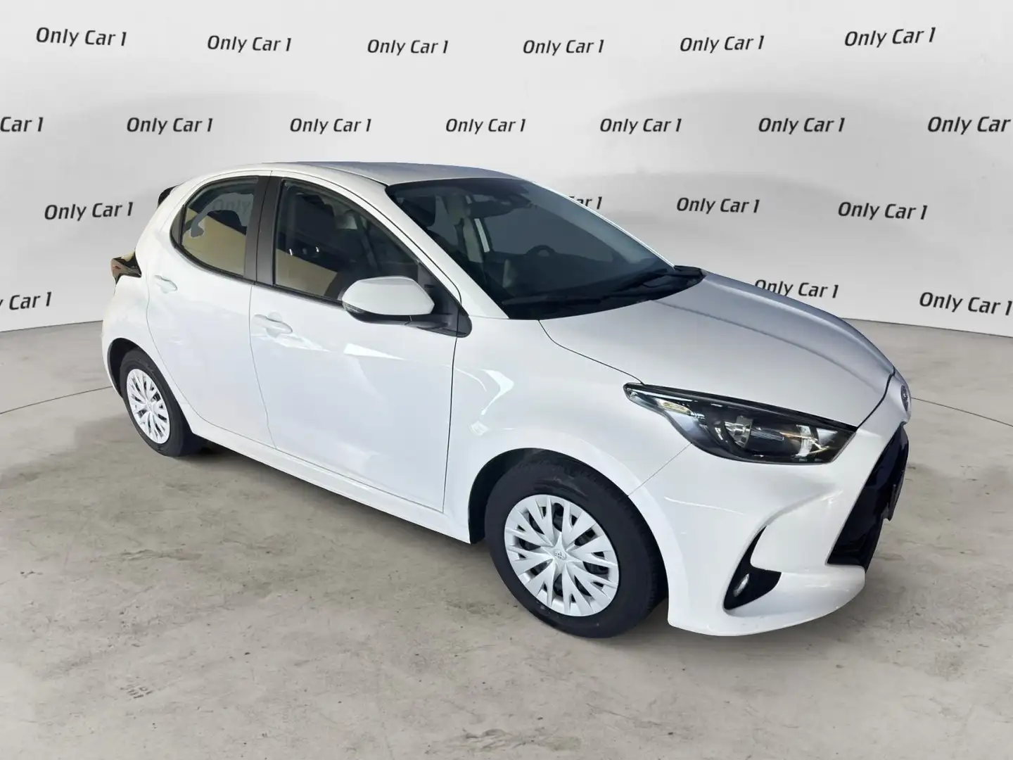 Toyota Yaris 1.0 5 porte Active Weiß - 2