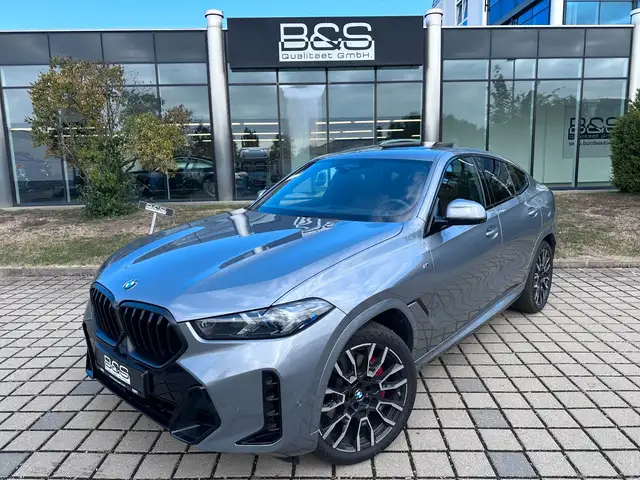 BMW X6 view 2
