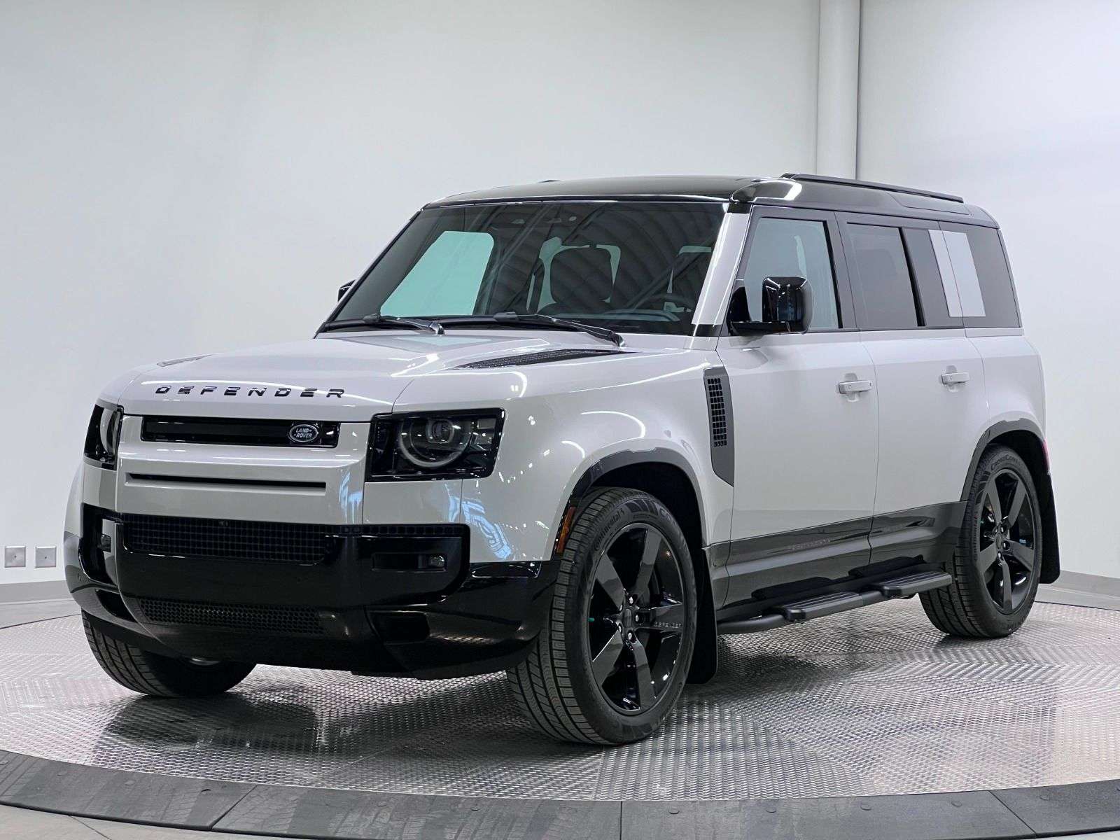2026 Land Rover Defender 110 P400 X-DYNAMIC SE