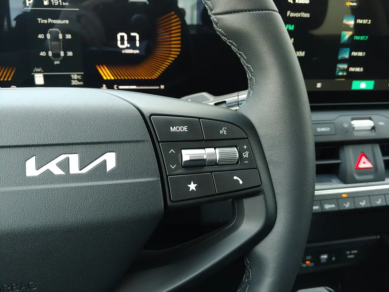 Kia K4 снимка Kia K4