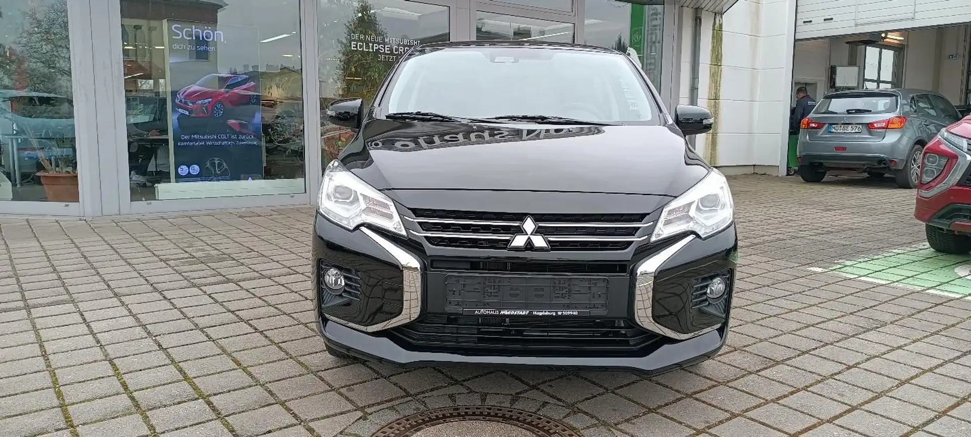 Mitsubishi Space Star TOP 1.2 MIVEC ClearTec CVT Fekete - 2