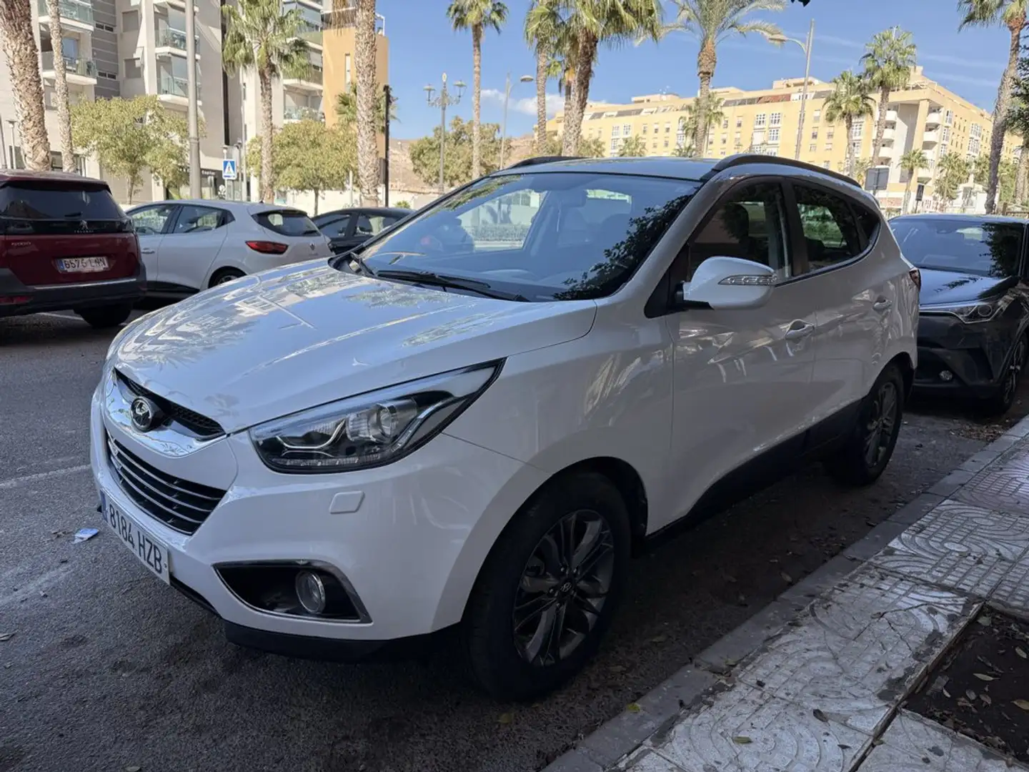 Hyundai iX35 2.0 CRDi 136cv Style 4x4 Blanc - 1
