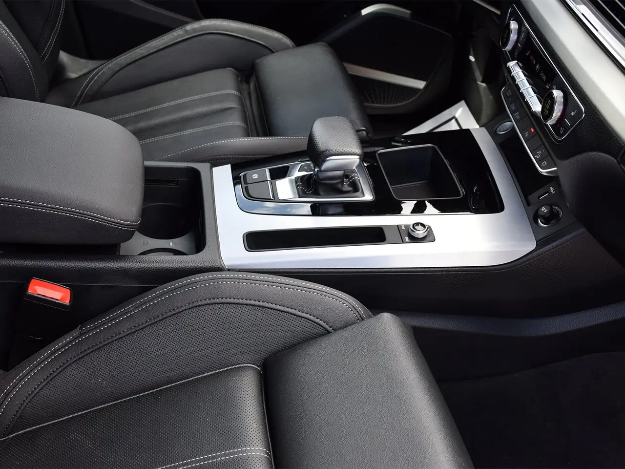 Audi Q5 снимка Audi Q5