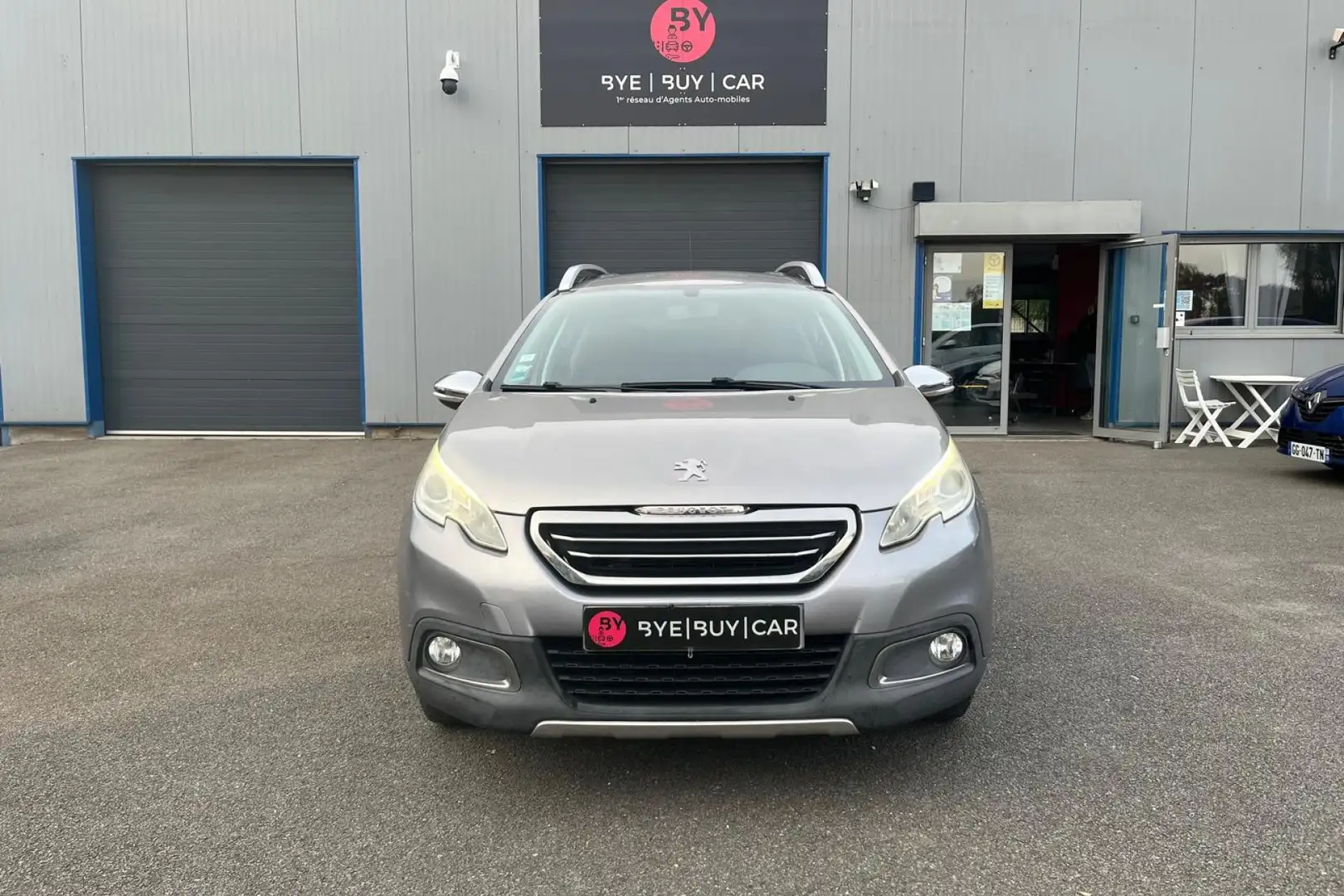 Peugeot 2008 1.6 BlueHDi - 75CH  Style GARANTIE 12 MOIS Grijs - 2