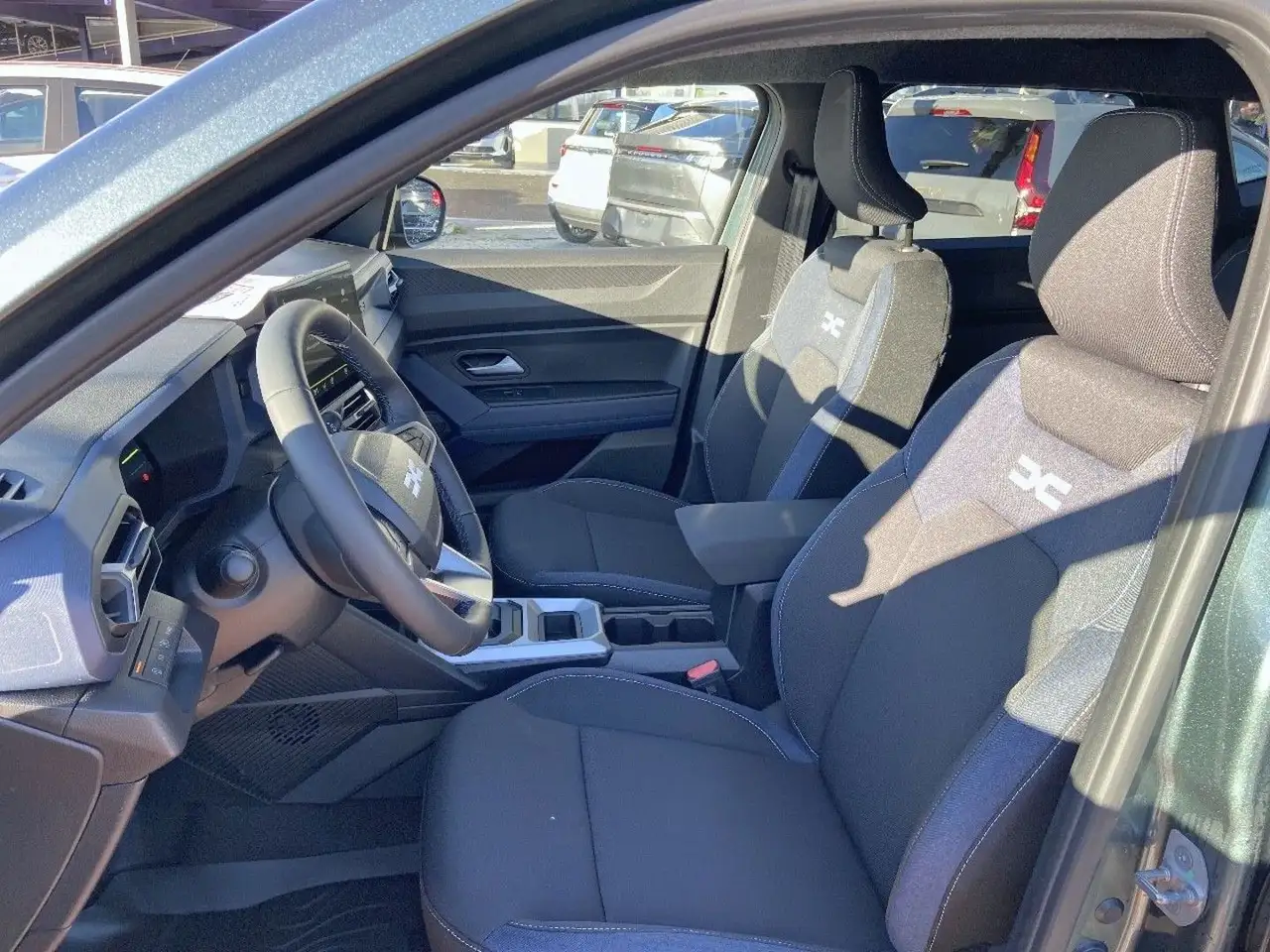 Dacia Duster — photo 12