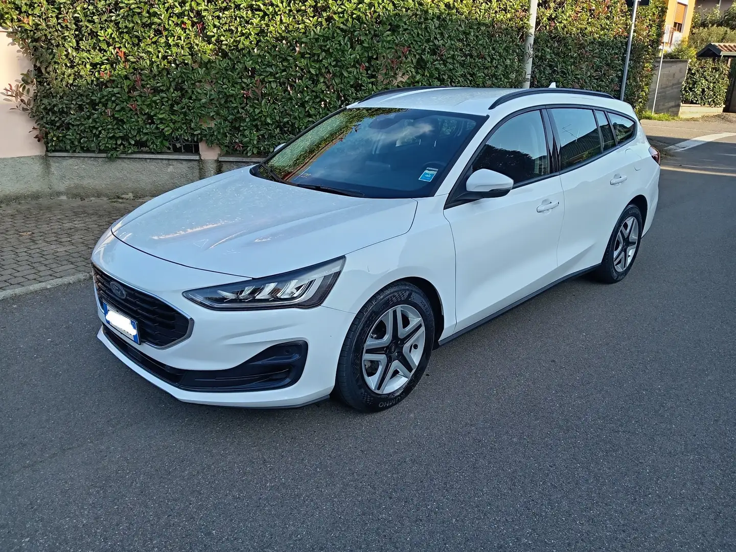 Ford Focus SW 1.5  Business 120cv auto unicop Fatturabile Bianco - 1