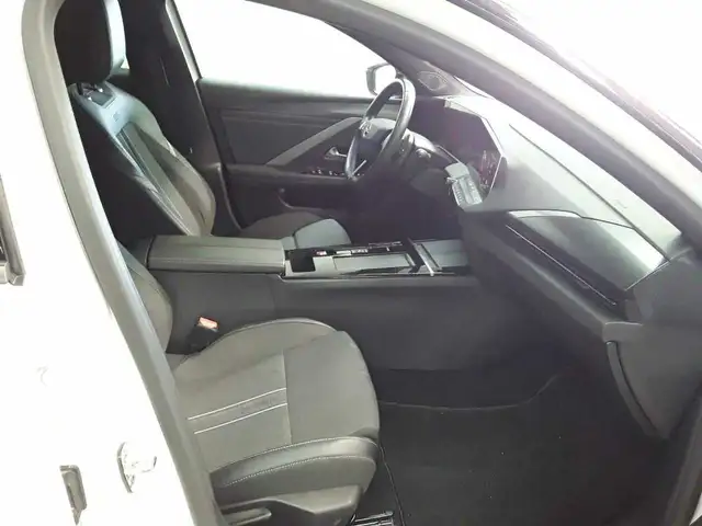 Opel Astra view 8