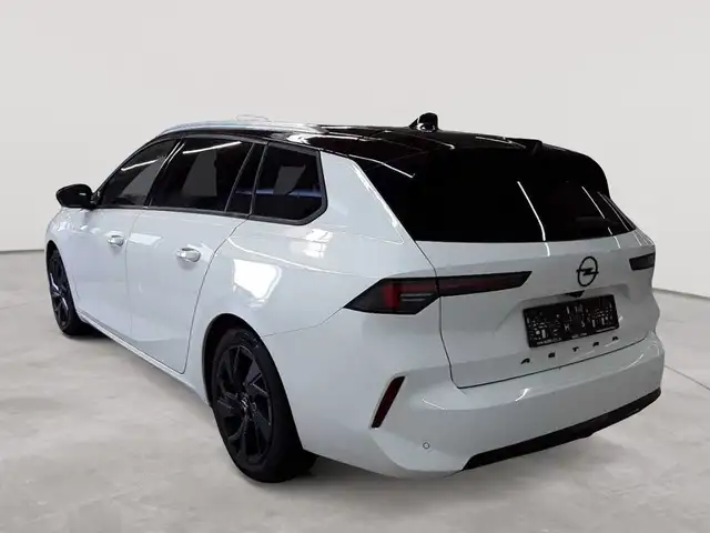 Opel Astra view 5