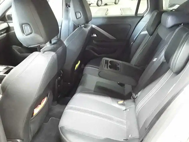 Opel Astra view 13
