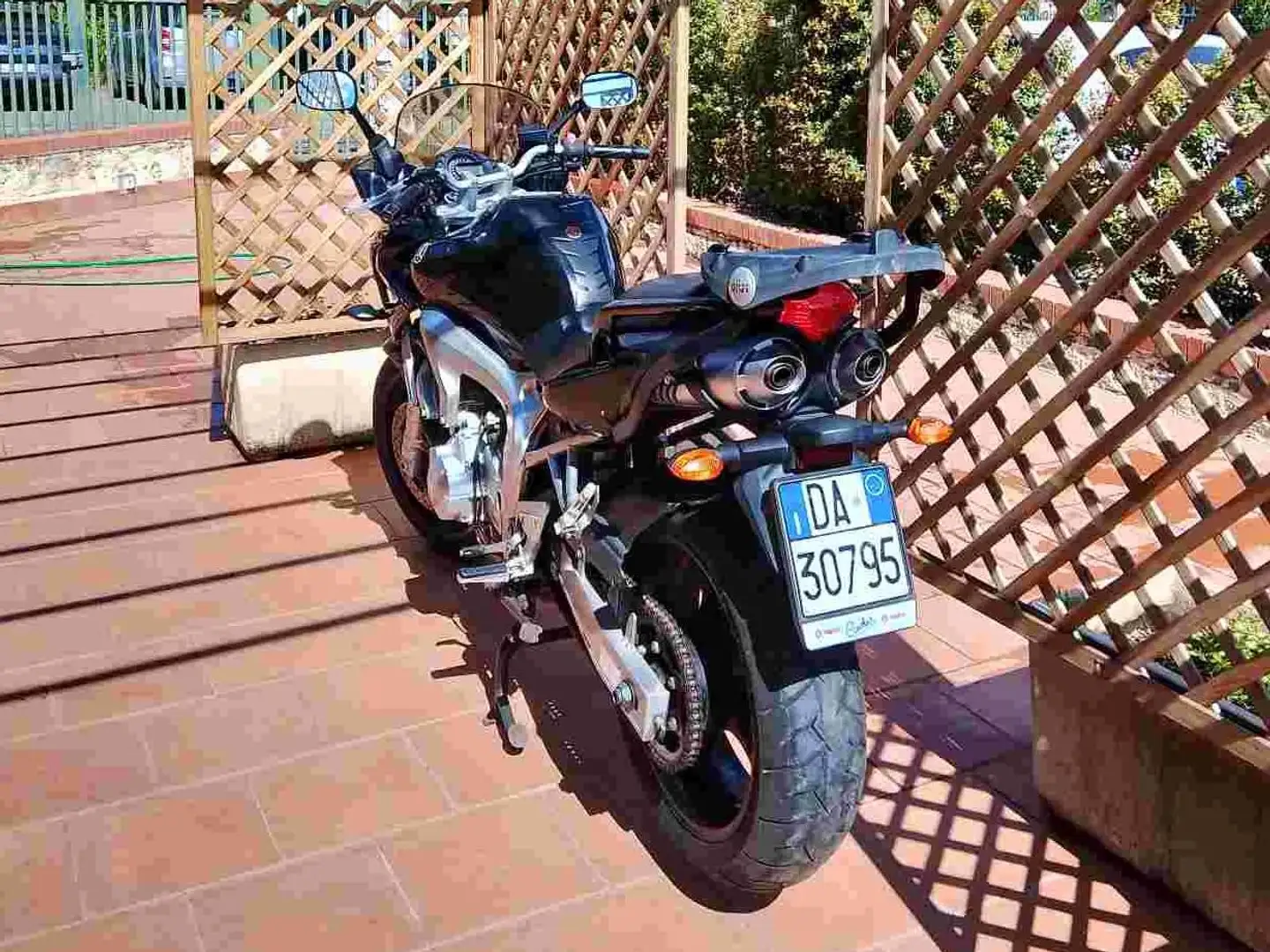 Yamaha FZ 6 Fazer Nero - 2