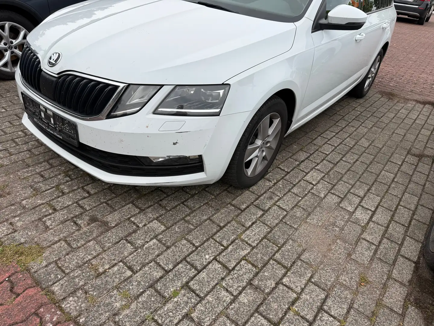 Skoda Octavia Ambition Weiß - 1