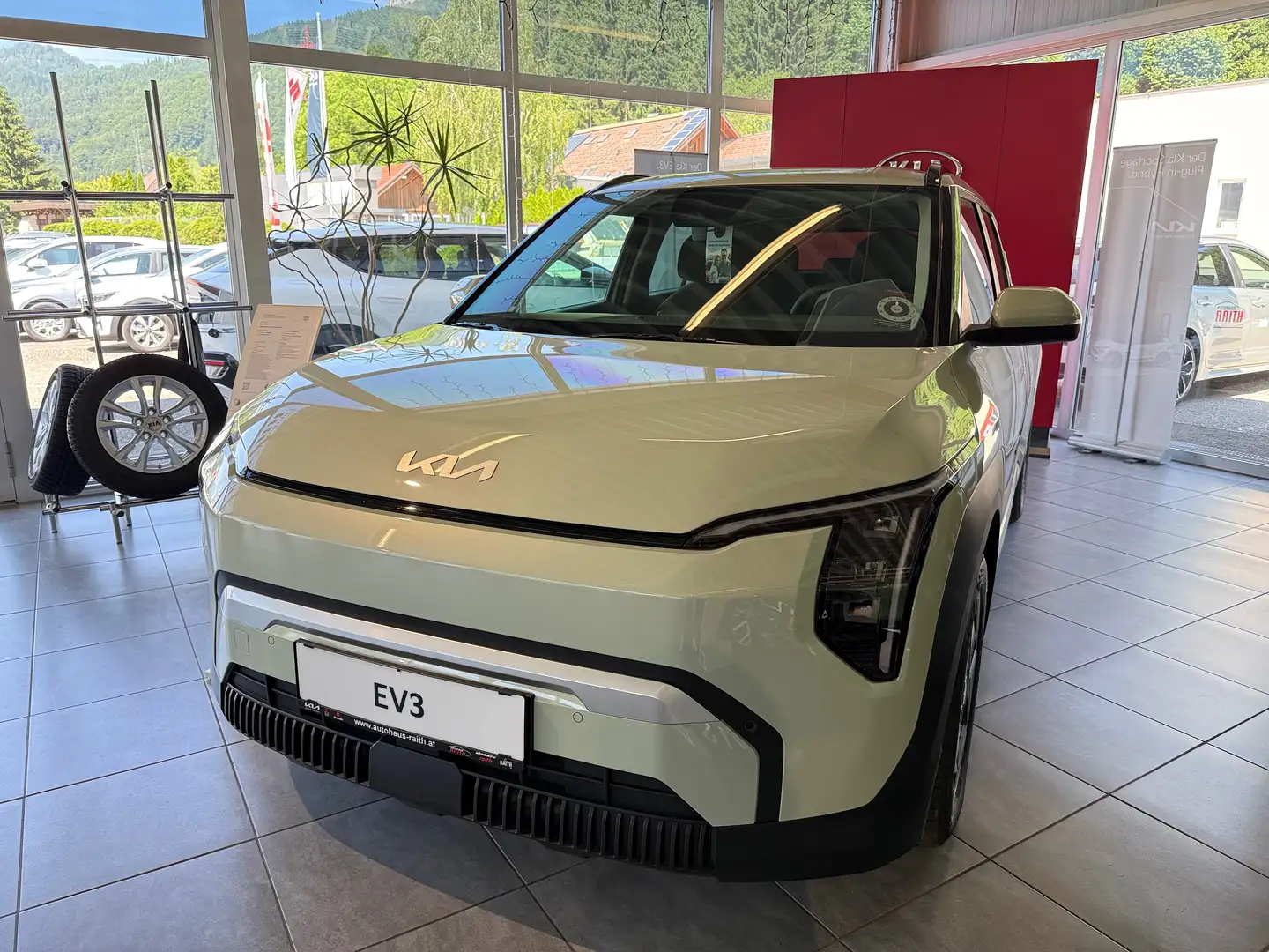 Kia EV3 AIR+Wärmepumpe 56,7 KWh 204PS Vert - 1
