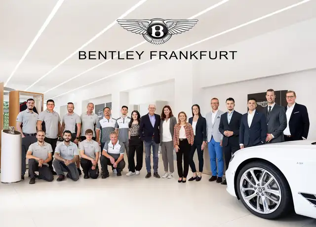 Aston Martin DB12 Volante von BENTLEY FRANKFURT
