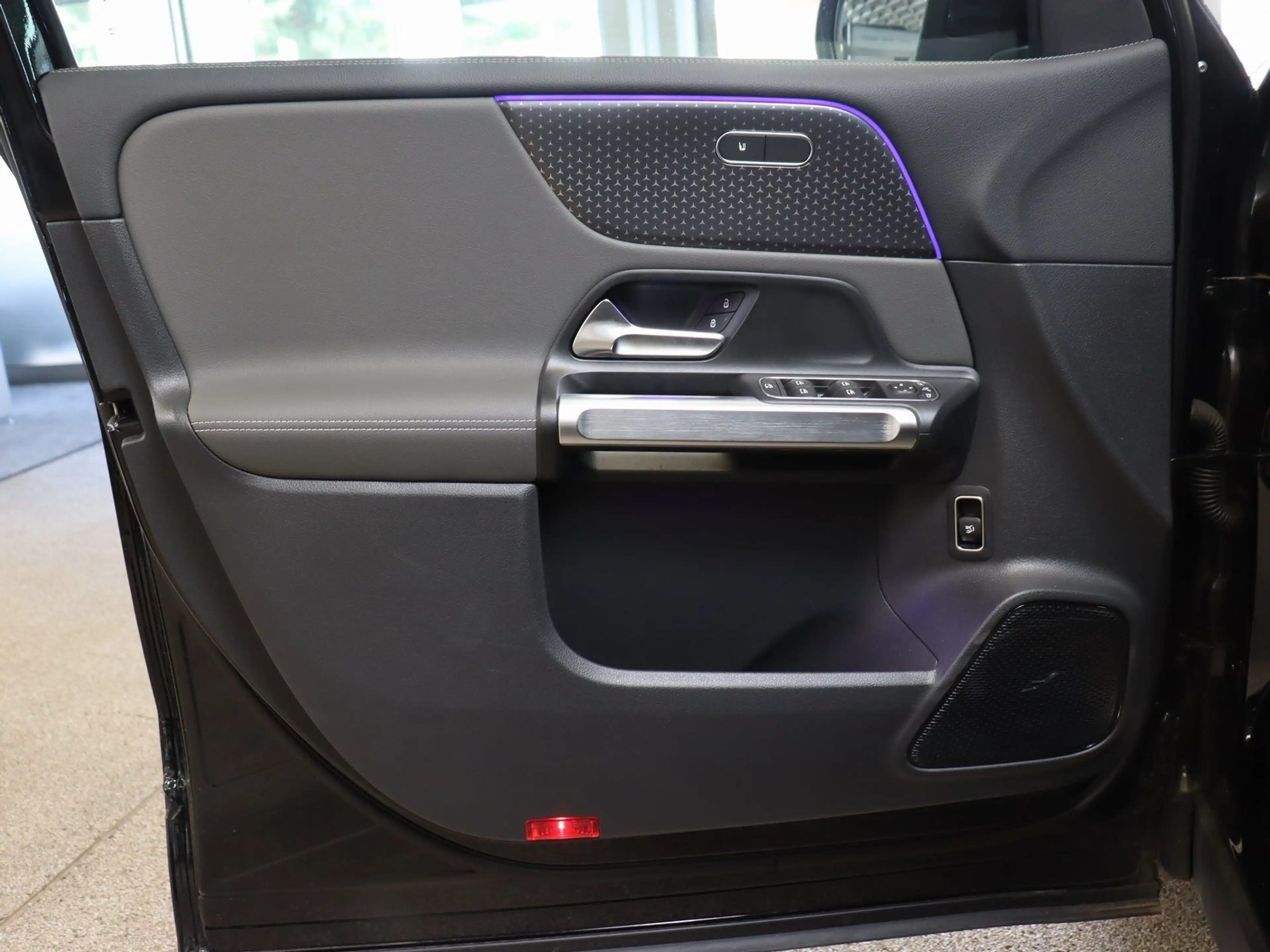 Mercedes-Benz EQB 250 Electric-Art-Advanced-Plus/Fahrassi/LED — photo 9