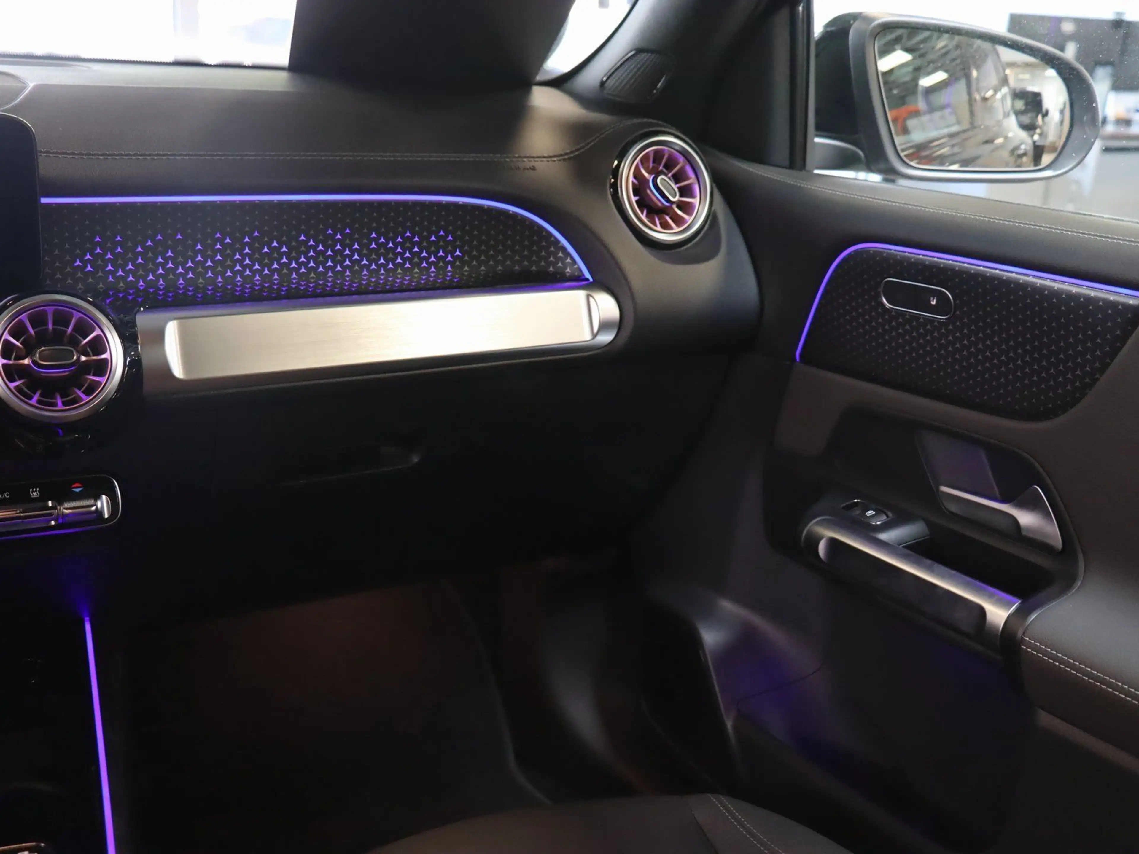 Mercedes-Benz EQB 250 Electric-Art-Advanced-Plus/Fahrassi/LED — photo 14
