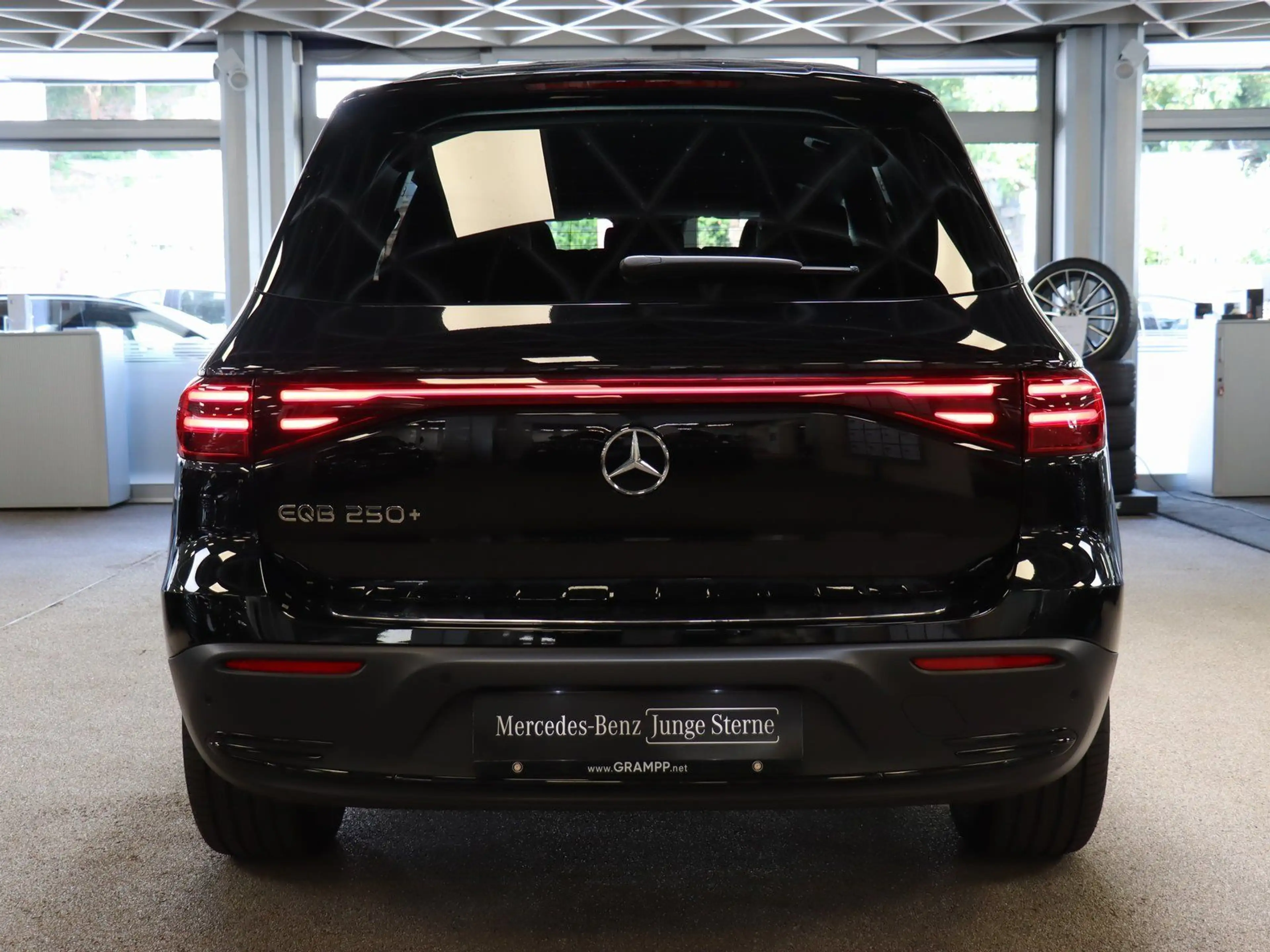 Mercedes-Benz EQB 250 Electric-Art-Advanced-Plus/Fahrassi/LED — photo 5
