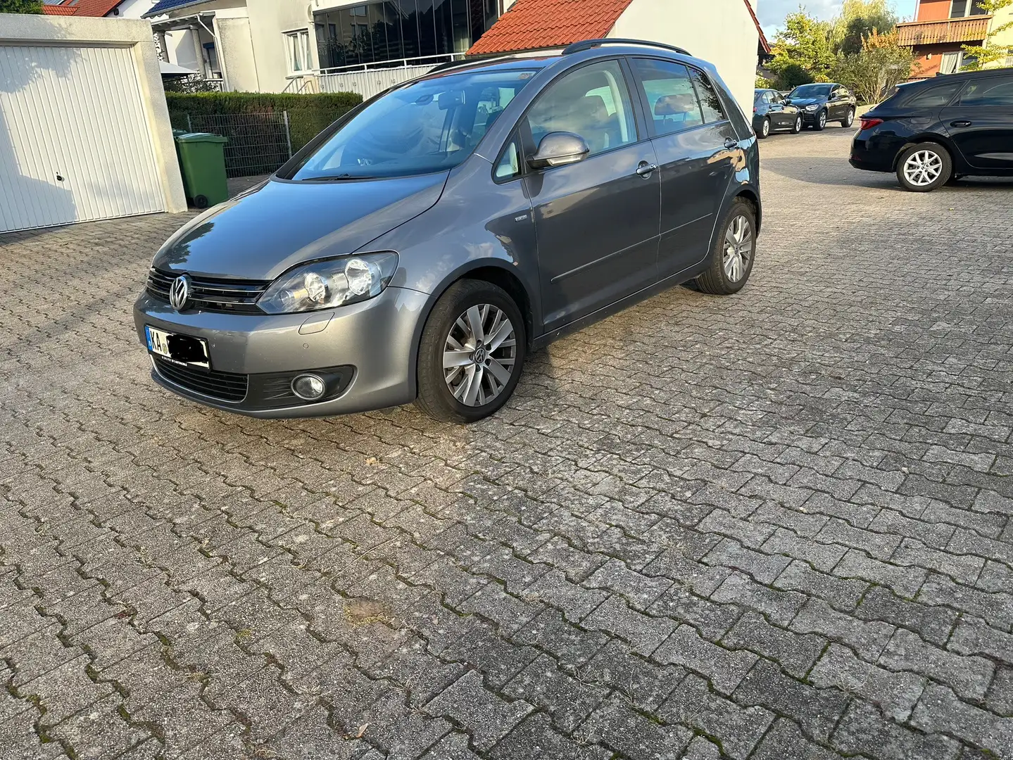 Volkswagen Golf Plus Life Navigation AHK Sitzheizung Grau - 1