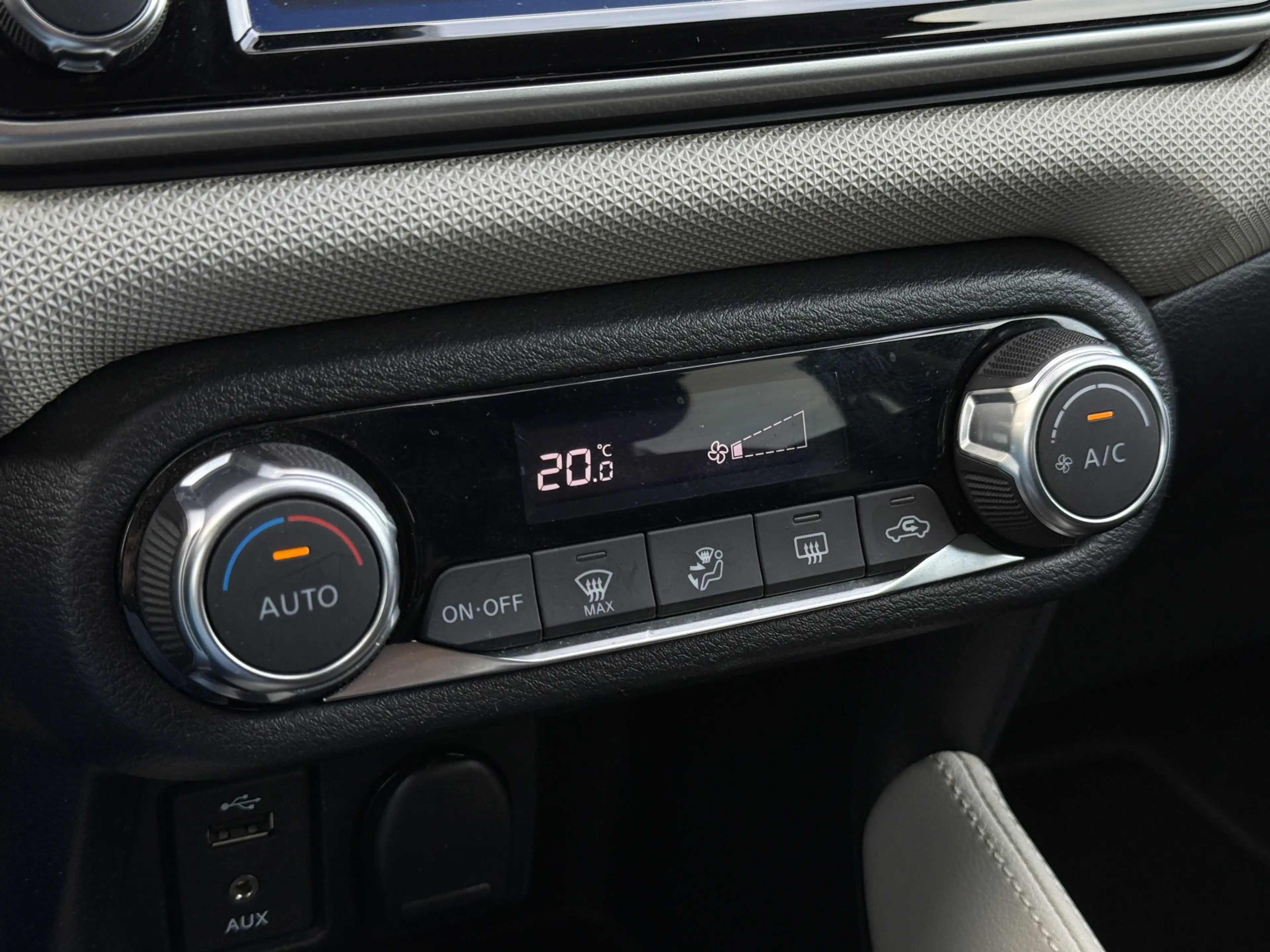 Nissan Micra 0.9 IG-T N-Connecta Navigatie/Camera/Trekhaak. — photo 12