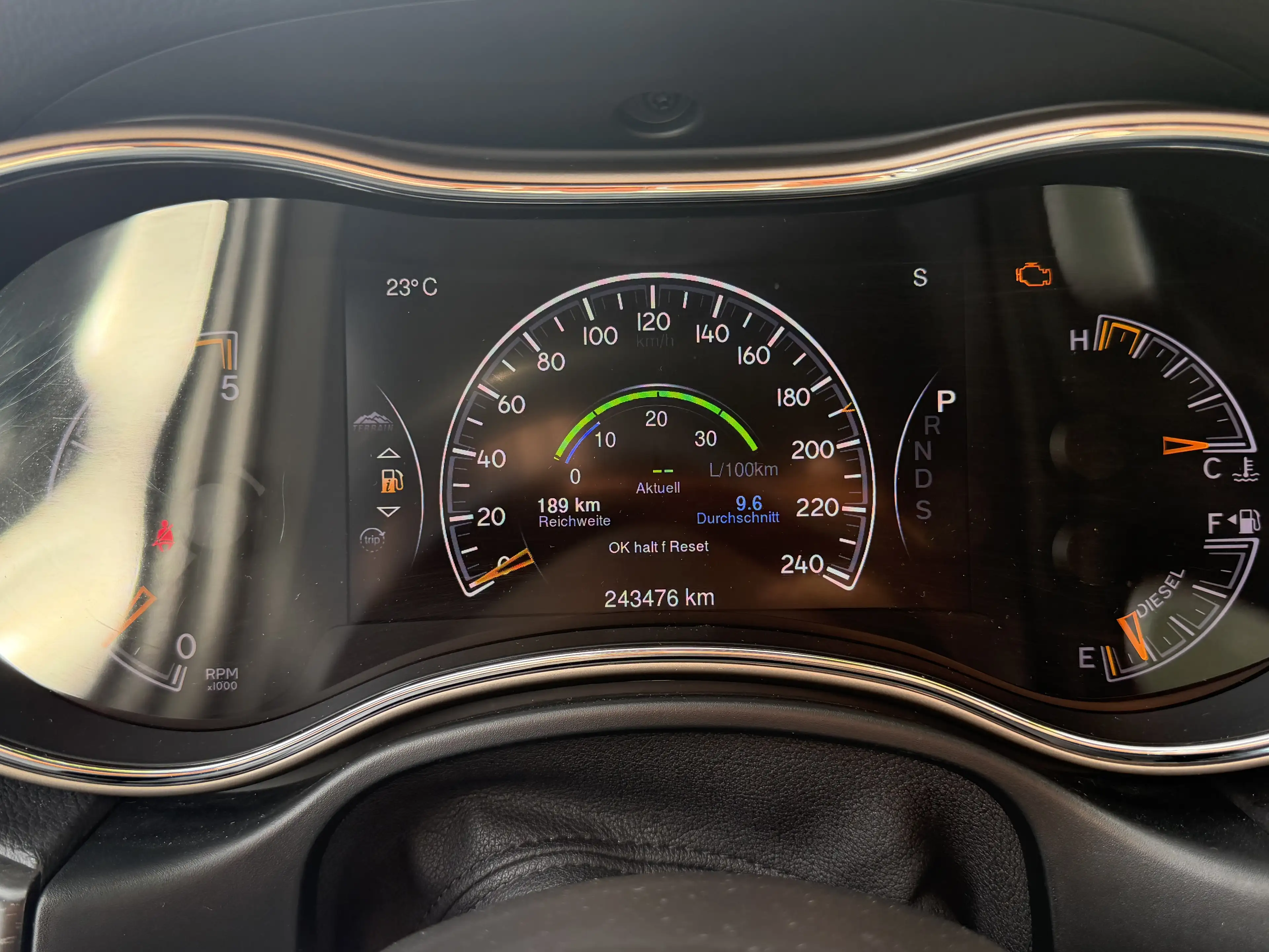 Jeep Grand Cherokee 3.0 CRD Laredo — photo 14