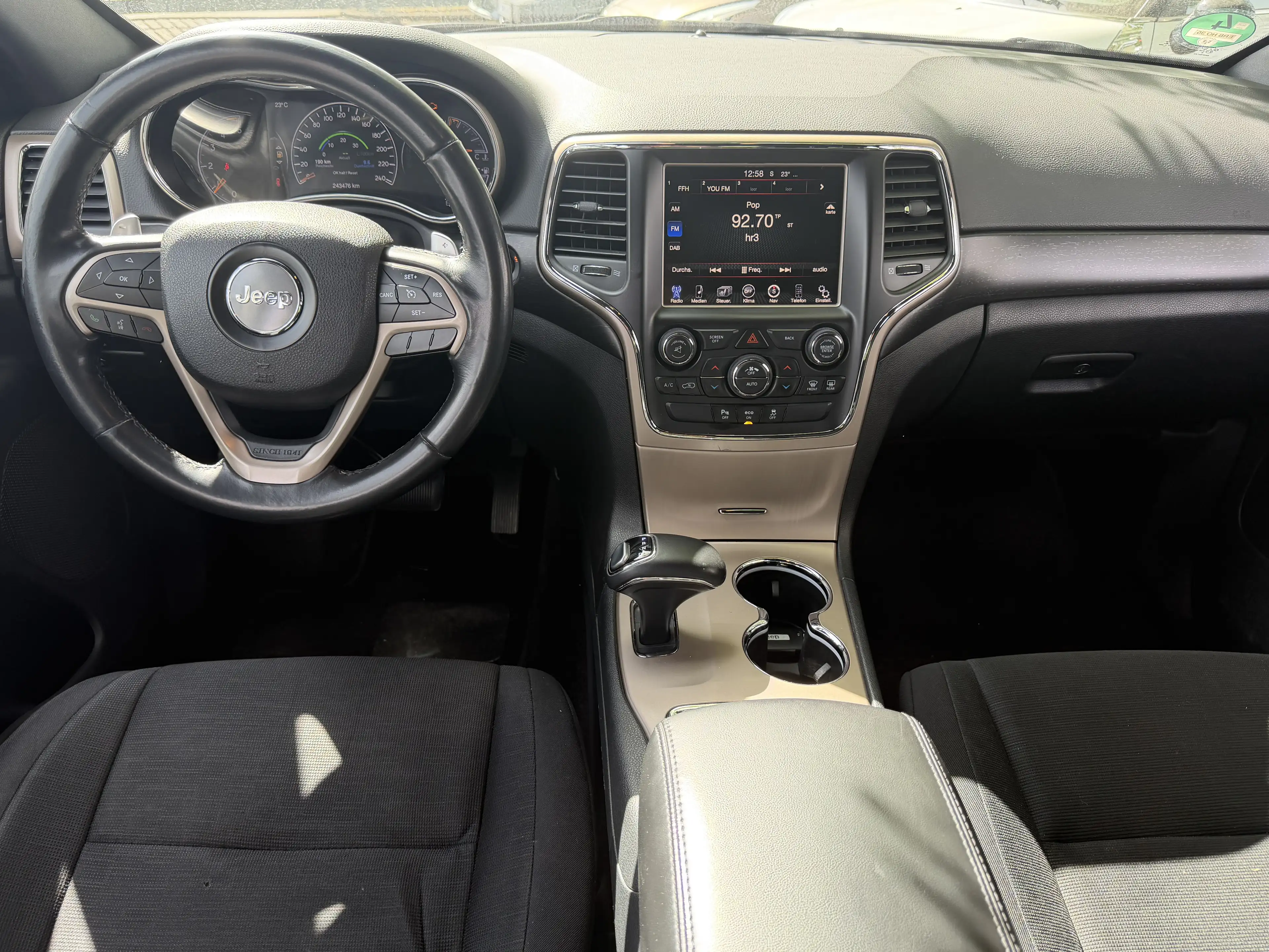Jeep Grand Cherokee 3.0 CRD Laredo — photo 8