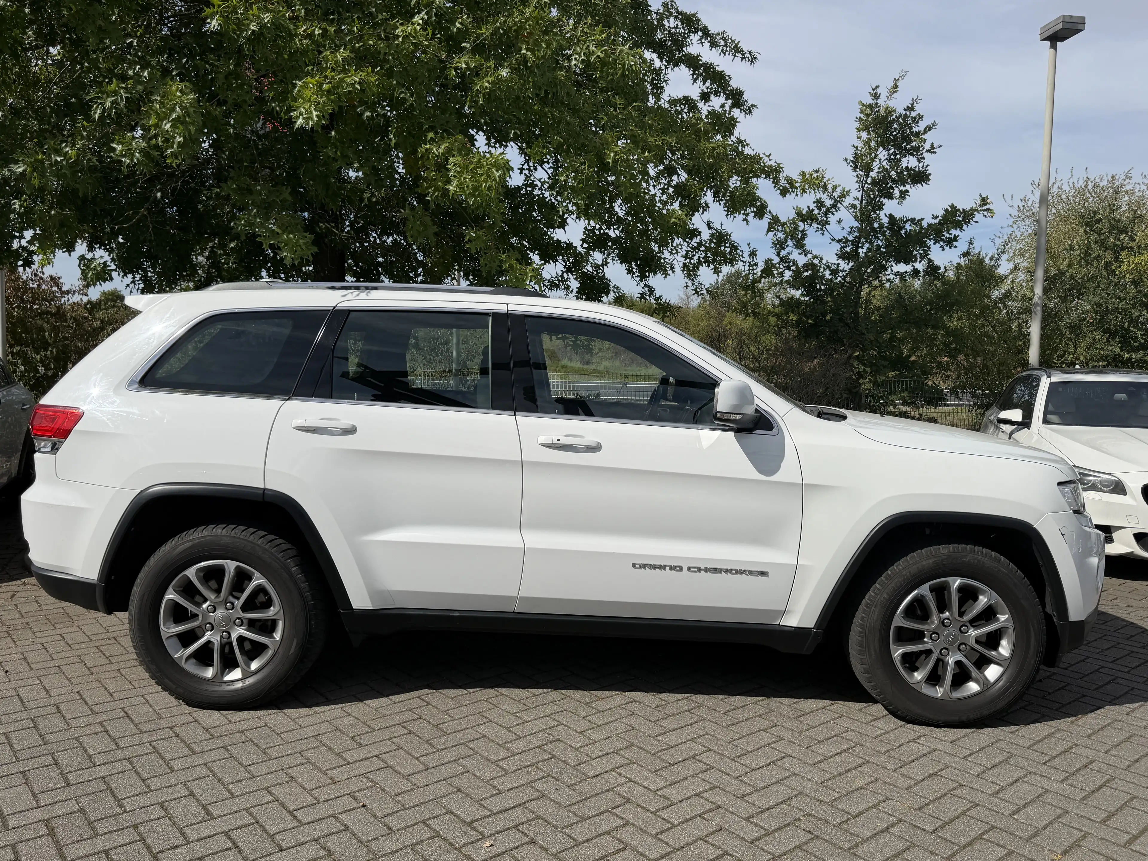 Jeep Grand Cherokee 3.0 CRD Laredo — photo 2
