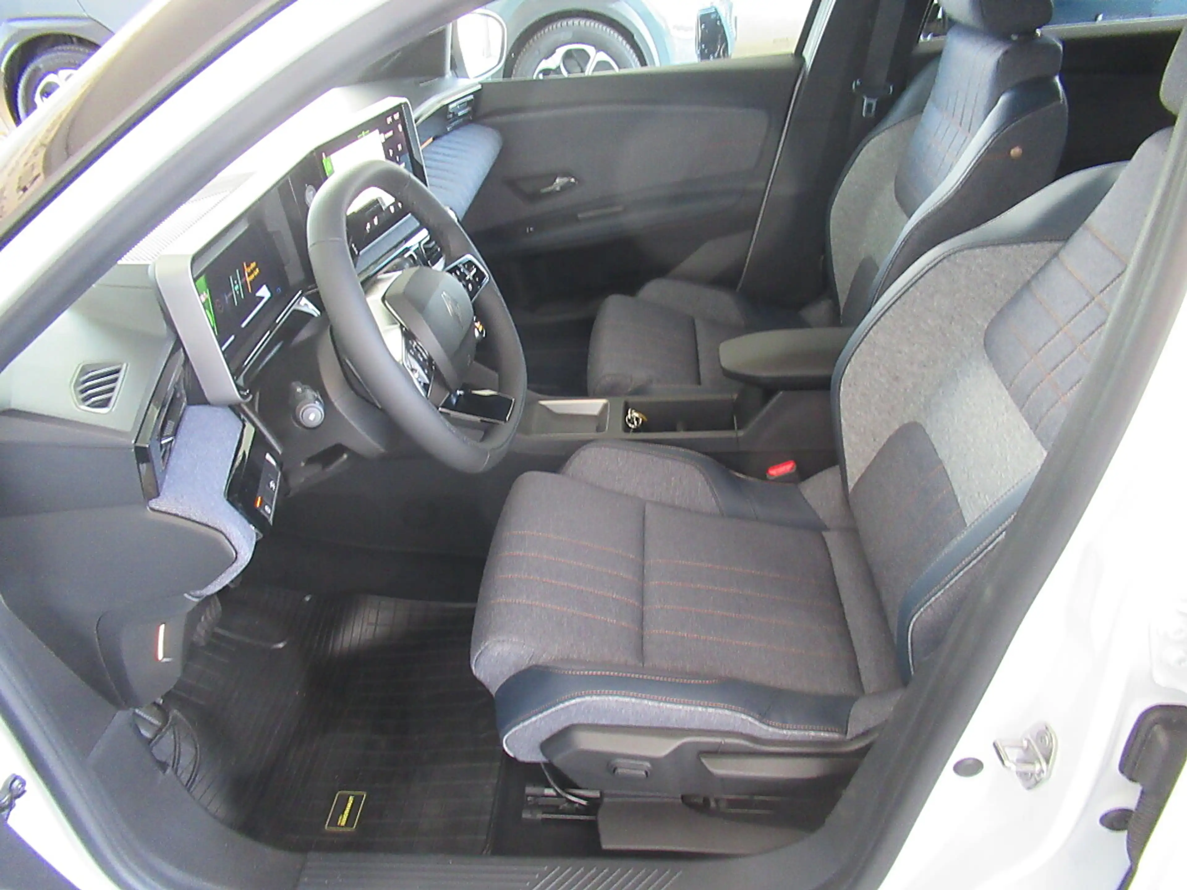 Renault R 4 R4 E-Tech 150 PS 52kWh Comfort Range Techno Ple... — photo 8