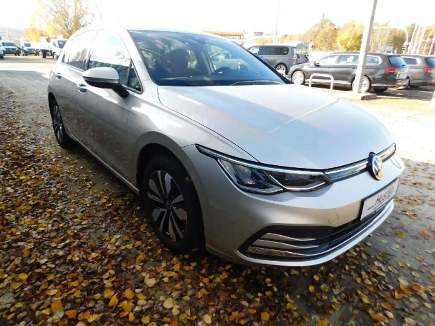 Volkswagen Golf VIII Move 1.5 TSI ACT**STHZ,NAVI,LED** Silber - 2