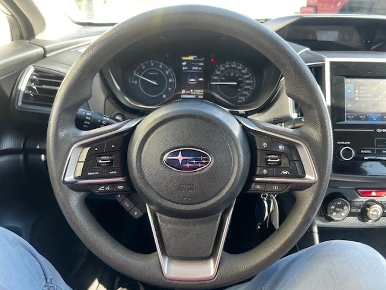 Subaru Impreza снимка Subaru Impreza