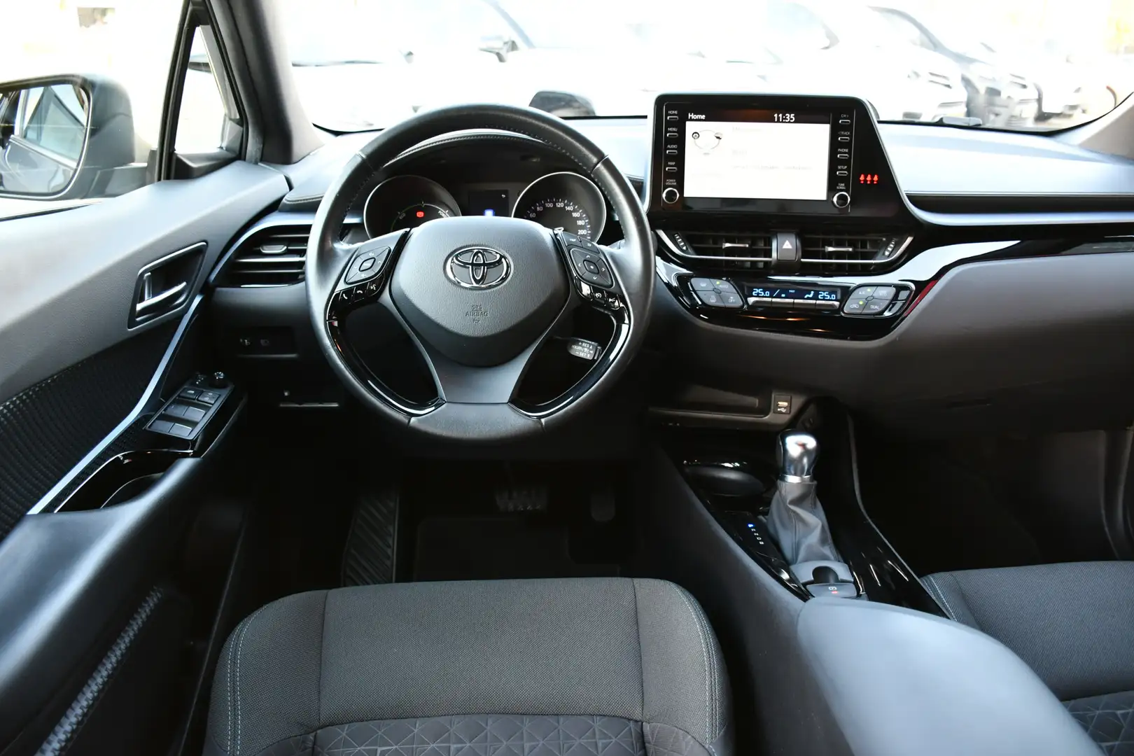 Toyota C-HR 1.8 Hybrid Business Plus Limited Automaat 122pk | Grijs - 2