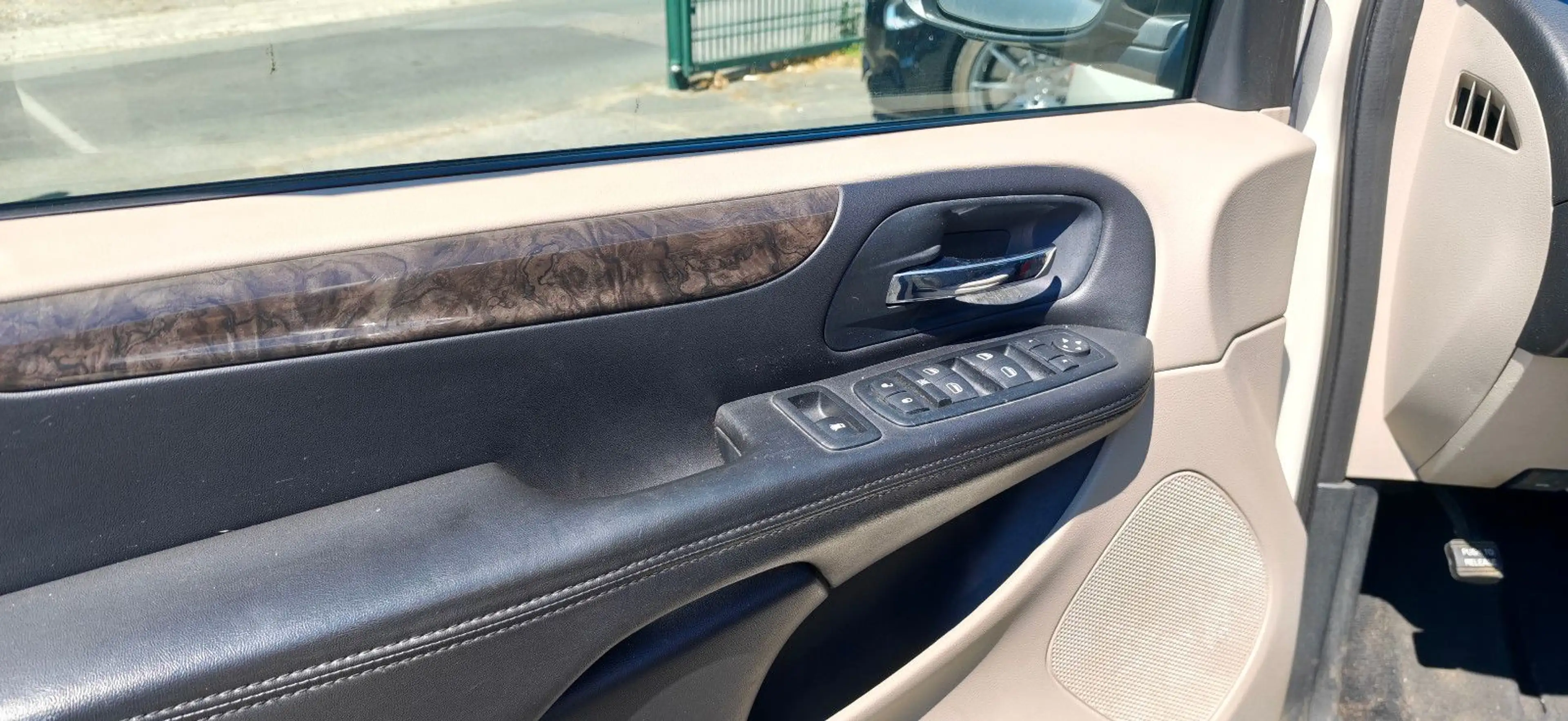 Dodge Grand Caravan LPG Leder 7 Sitzer — photo 14