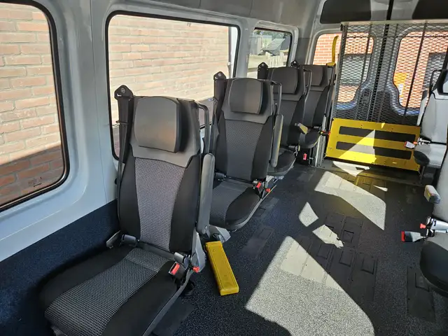 Mercedes-Benz Sprinter view 15