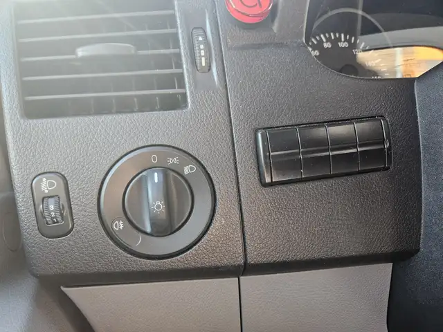 Mercedes-Benz Sprinter view 9