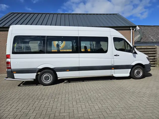 Mercedes-Benz Sprinter view 22