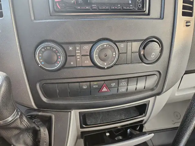 Mercedes-Benz Sprinter view 7