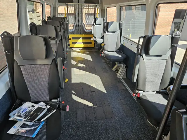 Mercedes-Benz Sprinter view 13