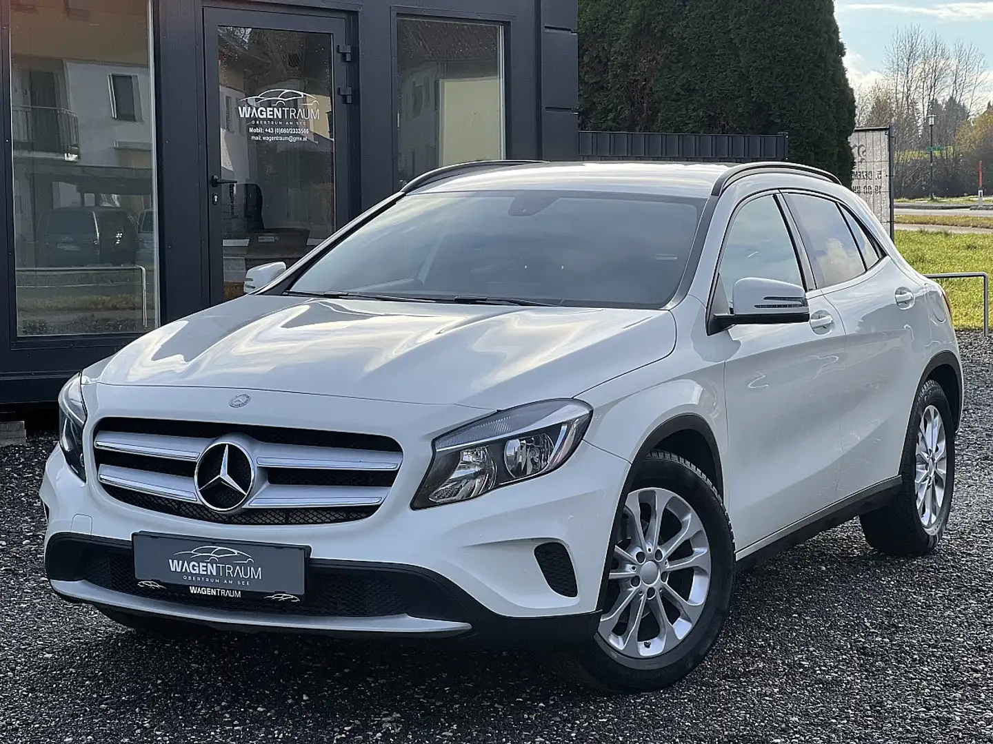 Mercedes-Benz GLA 180 CDI*AHK*SHZ*EHK*FINANZIERUNG Weiß - 1
