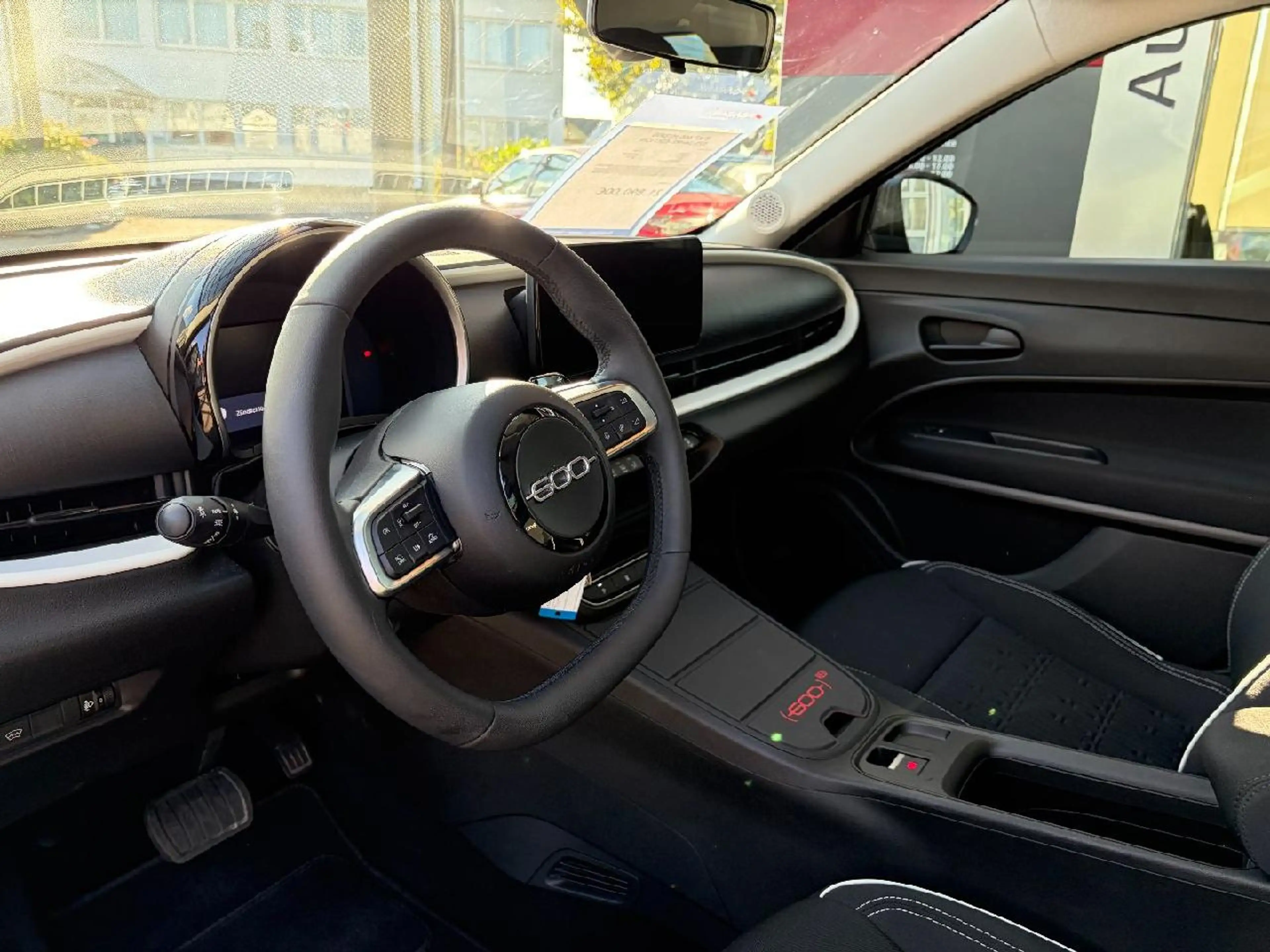 Fiat 600 Hybrid 125-Jahre-Edition — photo 5