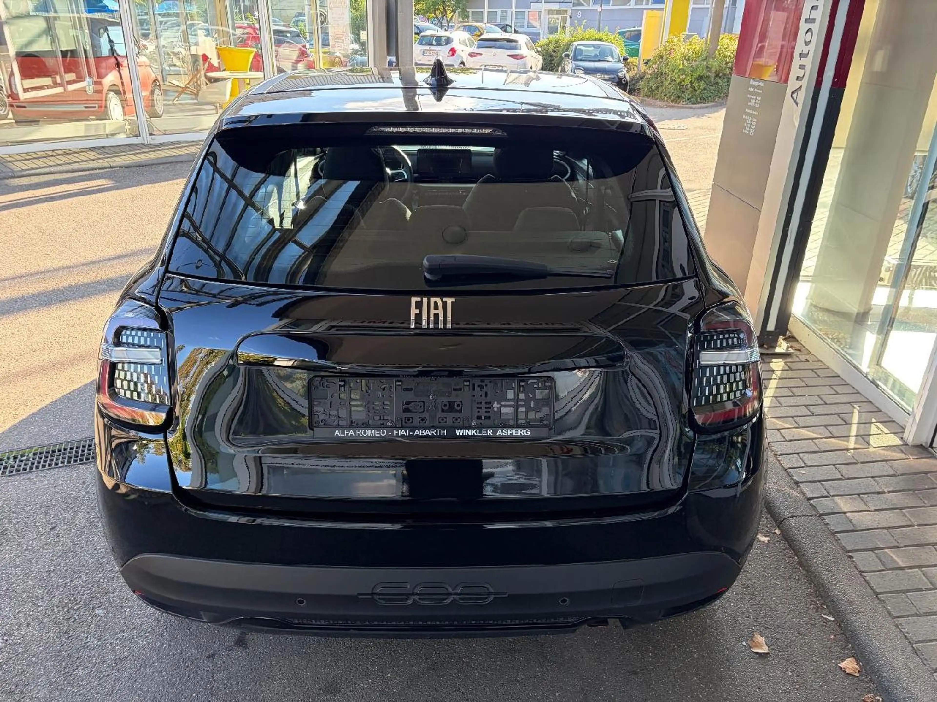 Fiat 600 Hybrid 125-Jahre-Edition — photo 3