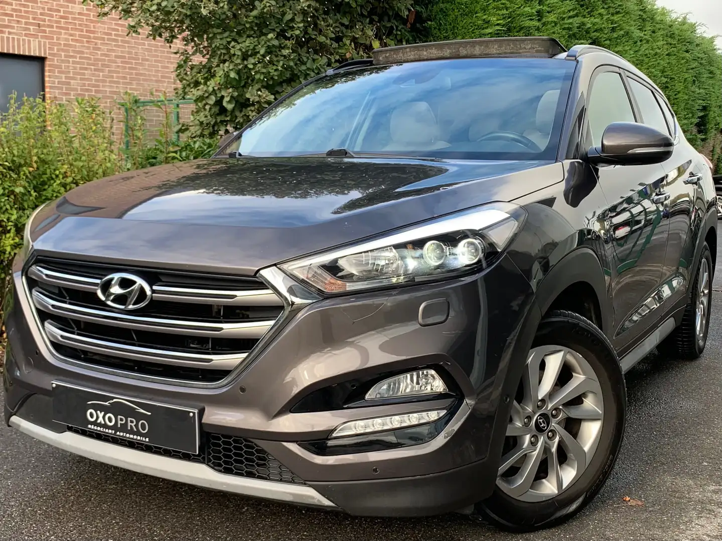 Hyundai TUCSON 1.7 CRDi / Xenon / Boite Auto / Camera / CarPlay Gris - 1